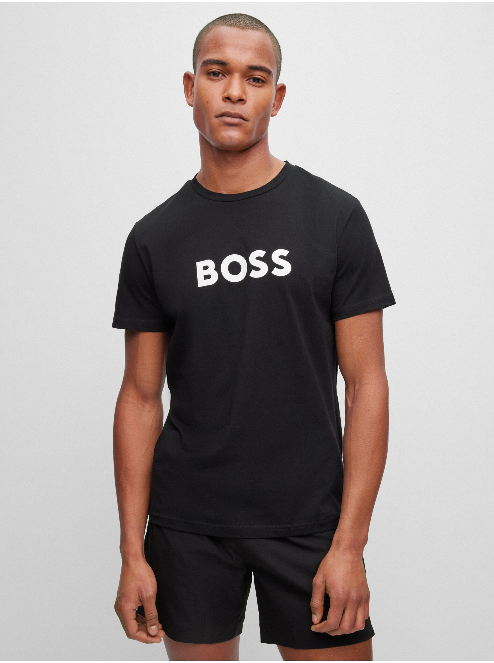 Levně Černé pánské tričko Hugo Boss