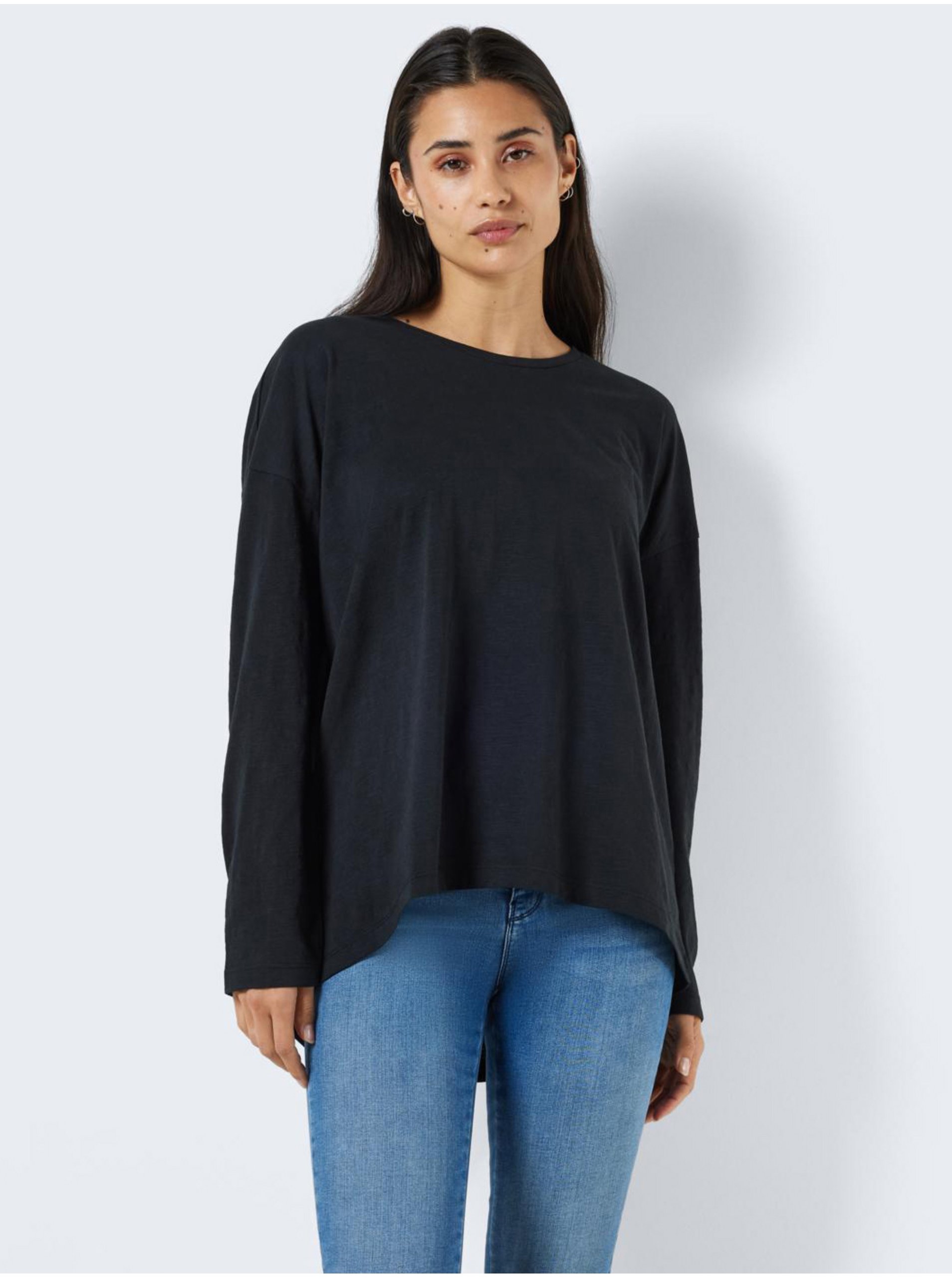 Levně Černé dámské basic oversize tričko s dlouhým rukávem Noisy May Mathilde
