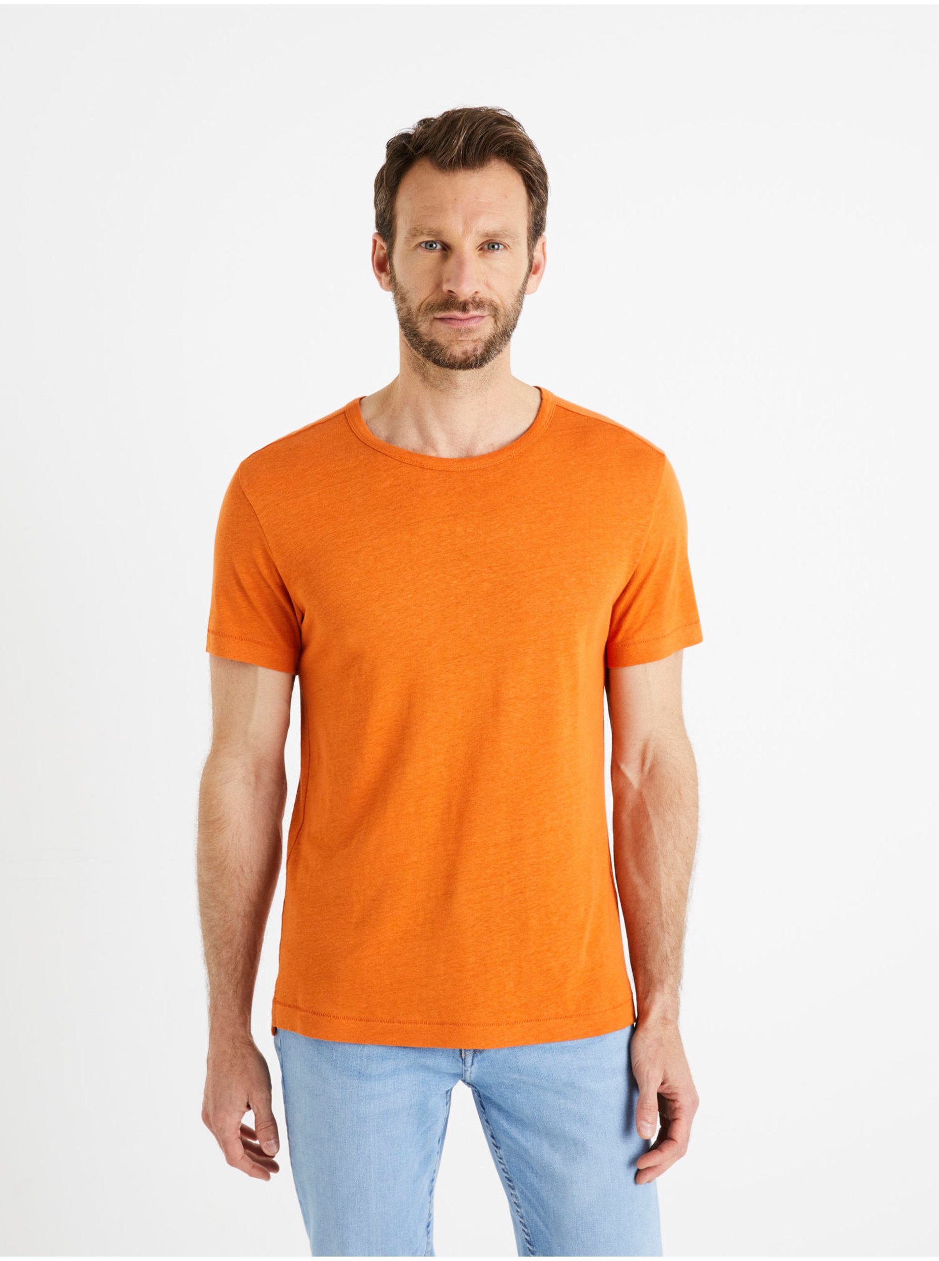 Levně Oranžové pánské lněné tričko Celio Delinja