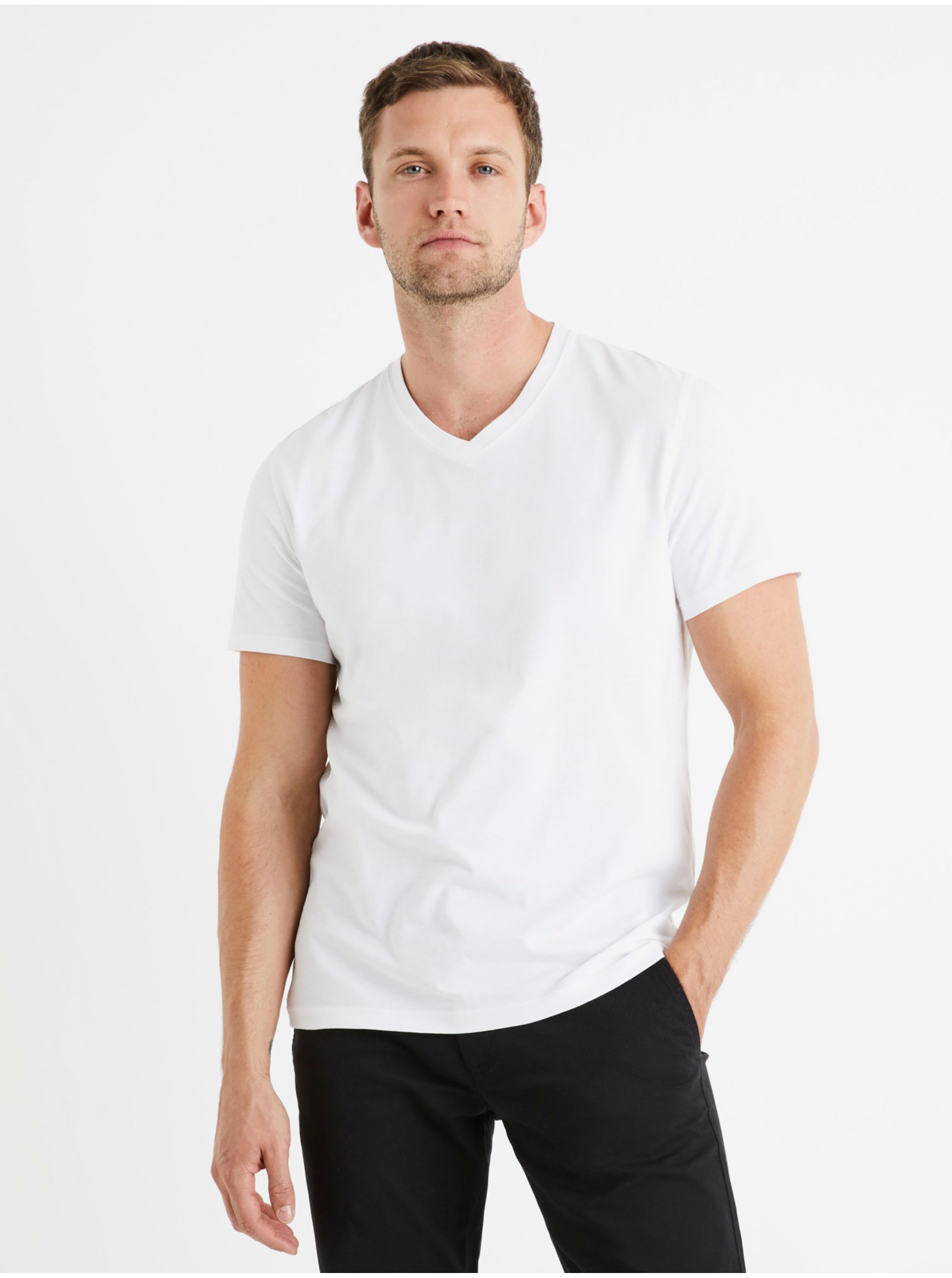 Levně Bílé pánské basic tričko Celio Debasev