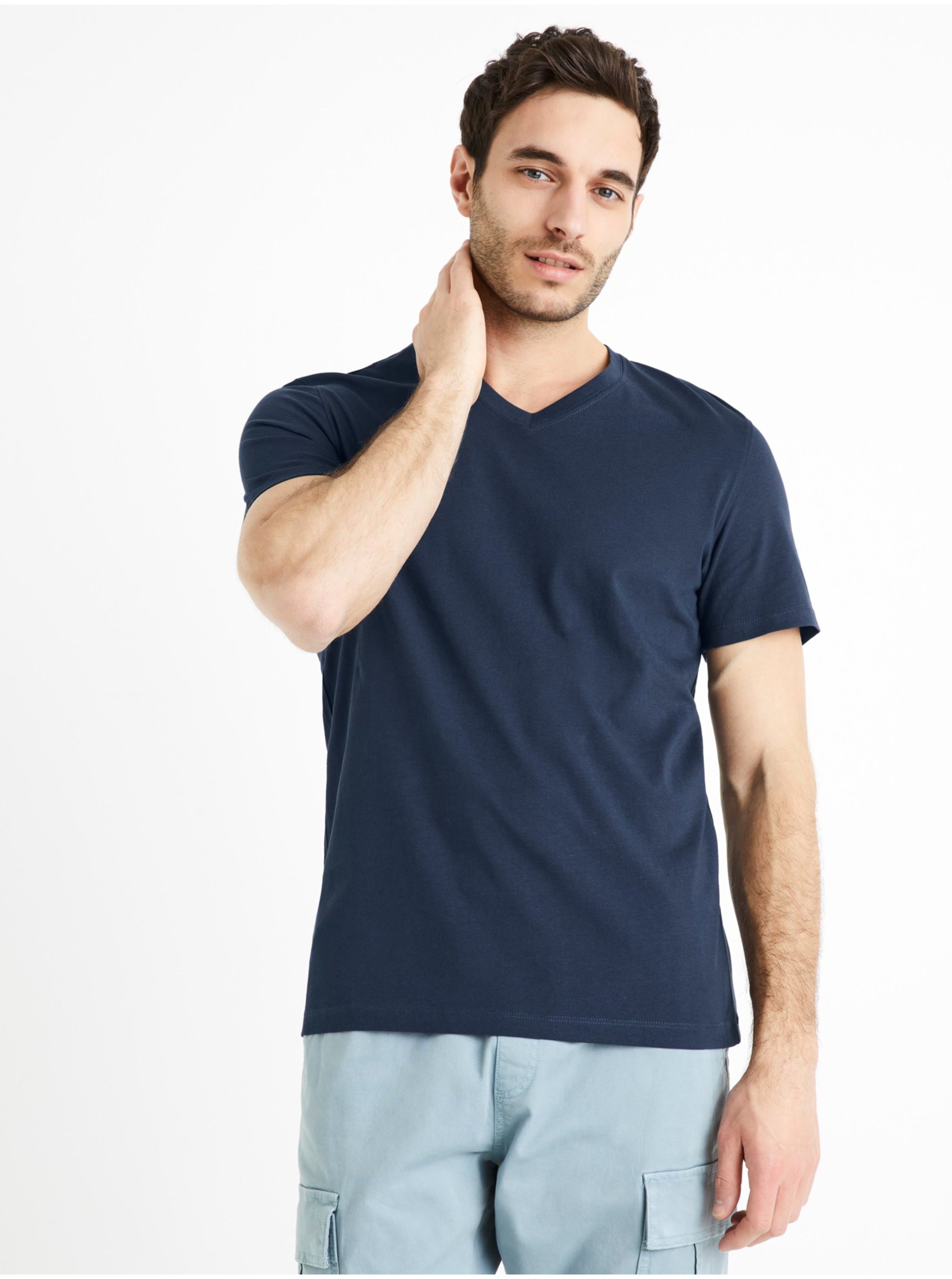 Levně Tmavě modré pánské basic tričko Celio Debasev