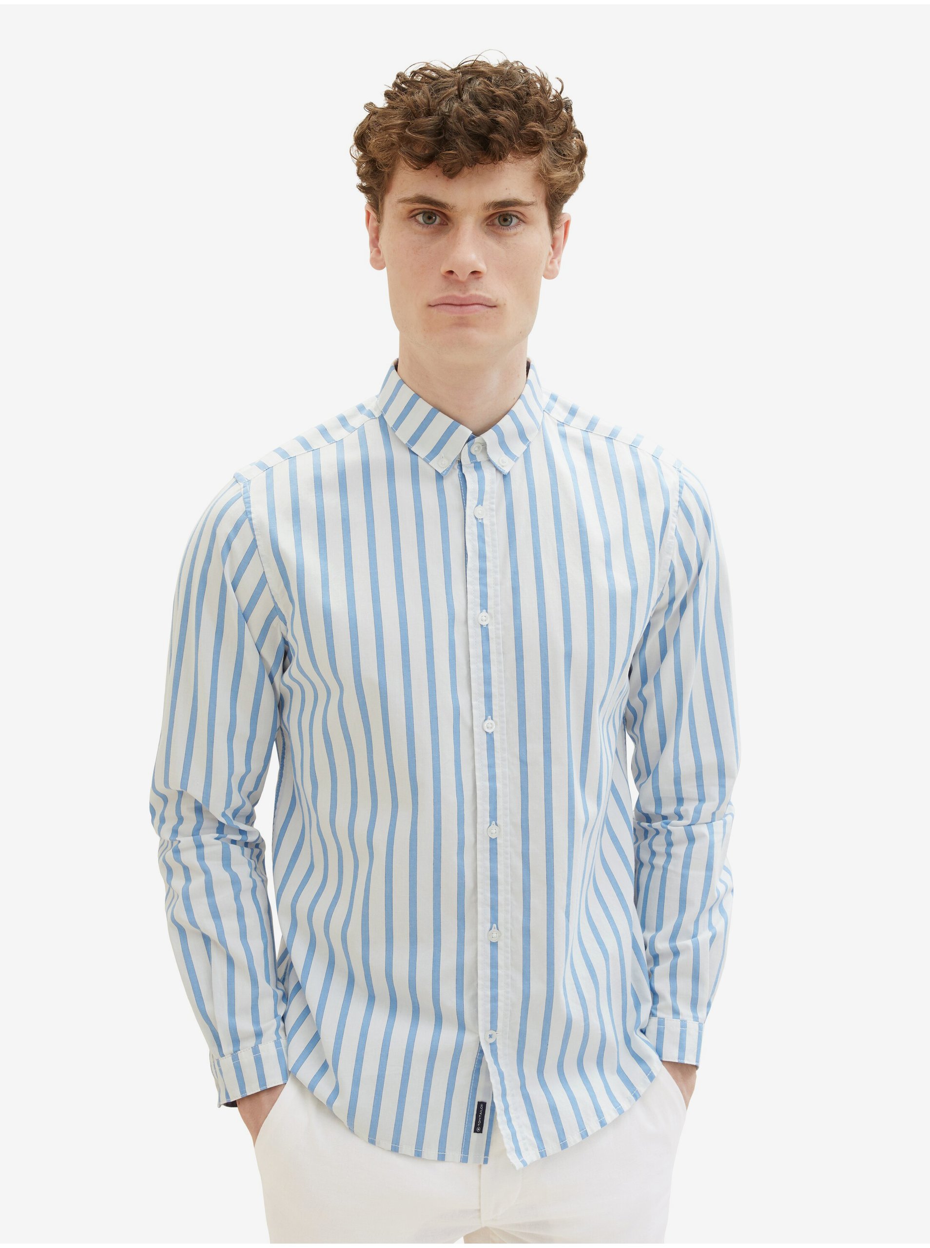 E-shop Bílo-modrá pánská pruhovaná košile Tom Tailor