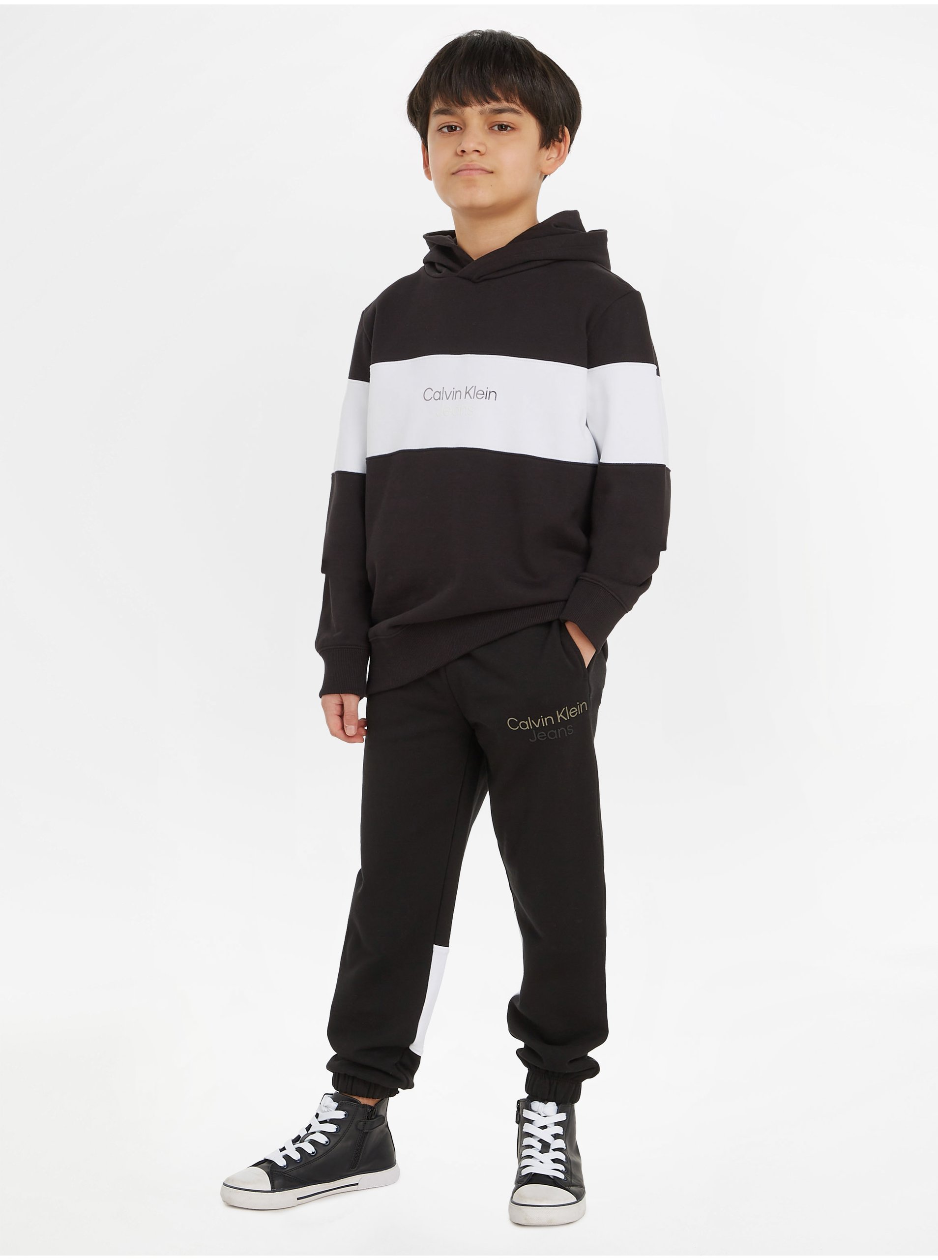 Lacno Čierna chlapčenská tepláková súprava Calvin Klein Jeans