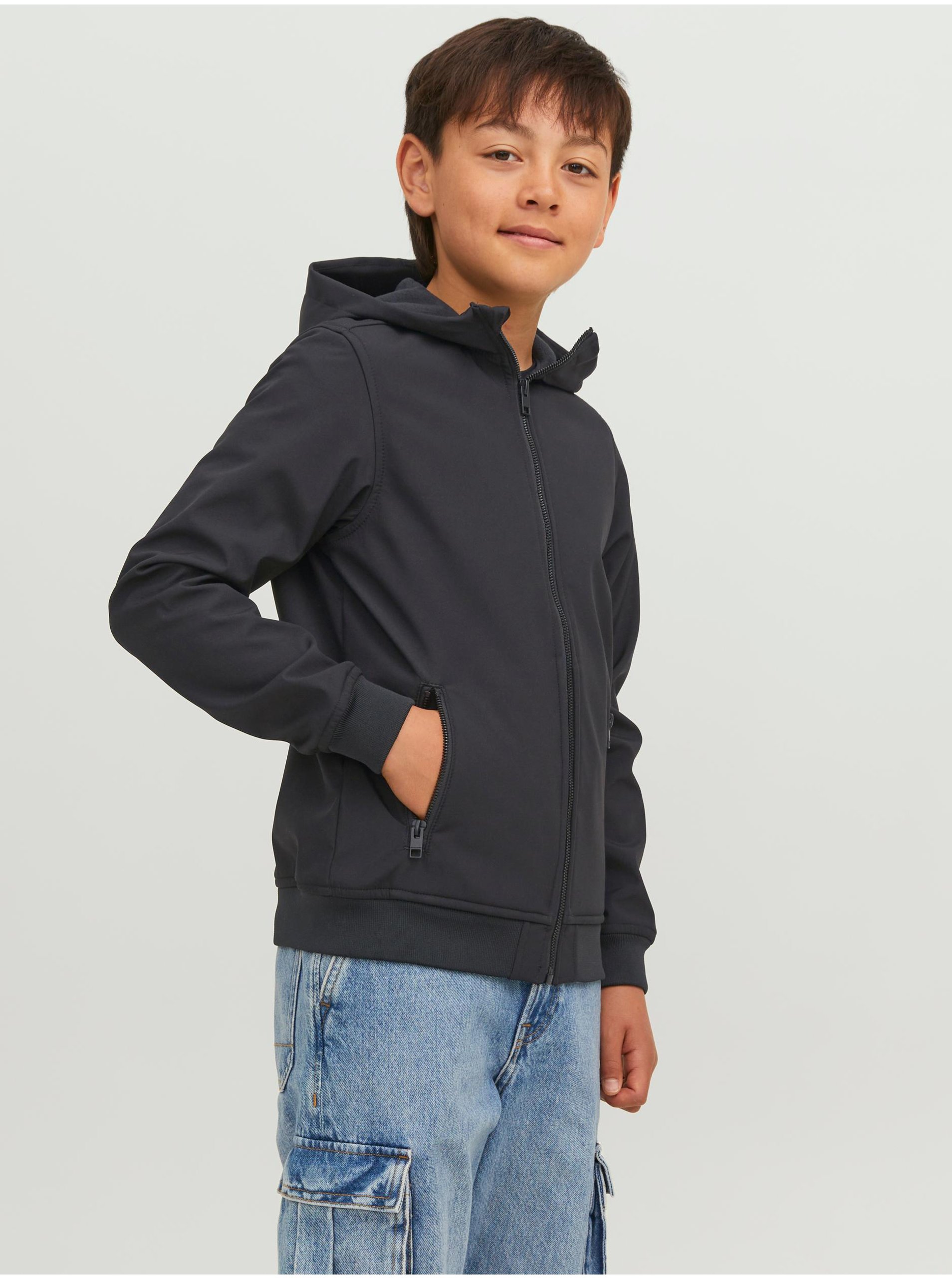 Lacno Čierna chlapčenská softshellová bunda Jack & Jones Basic