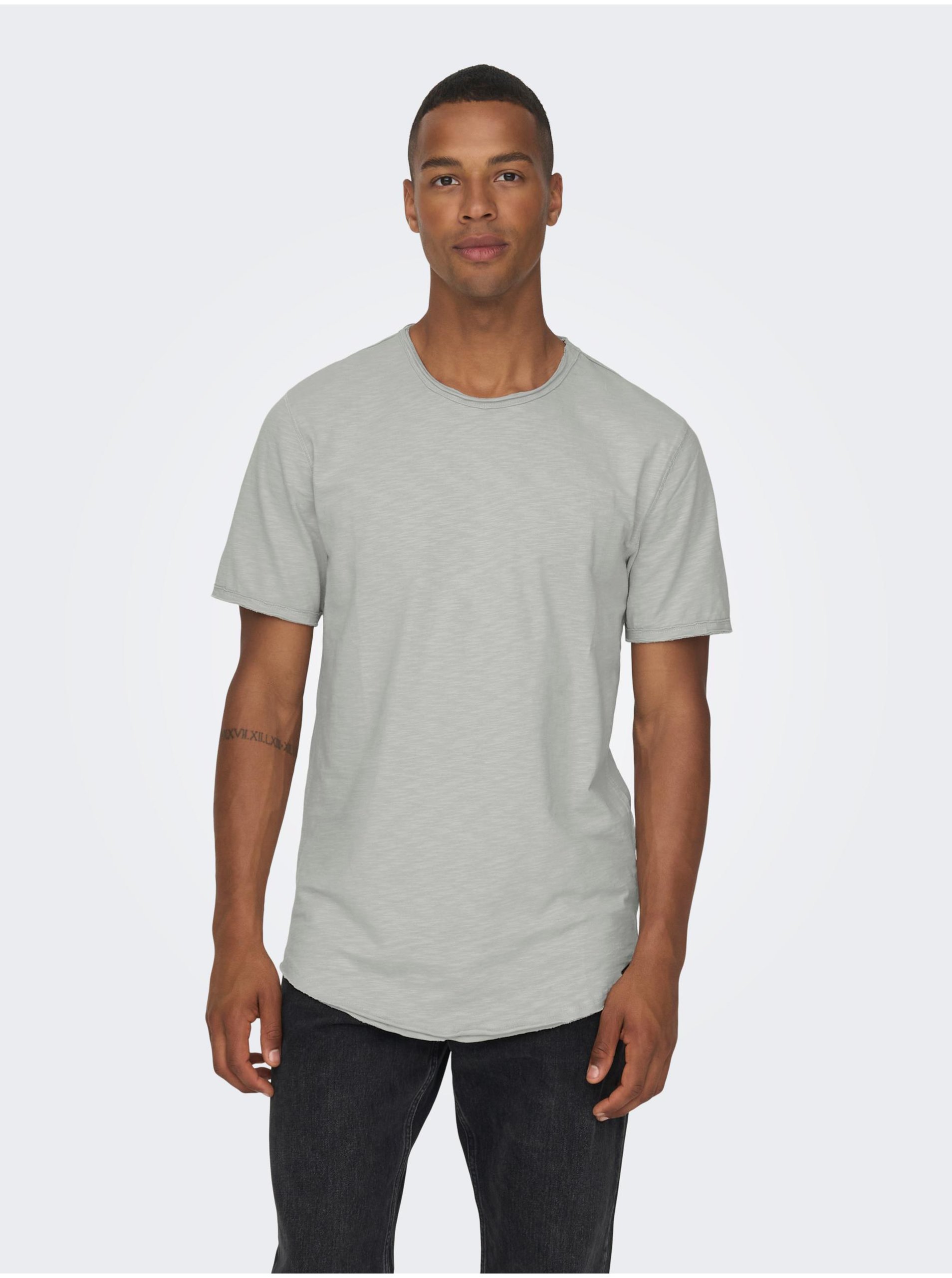 E-shop Světle šedé pánské žíhané tričko ONLY & SONS Benne