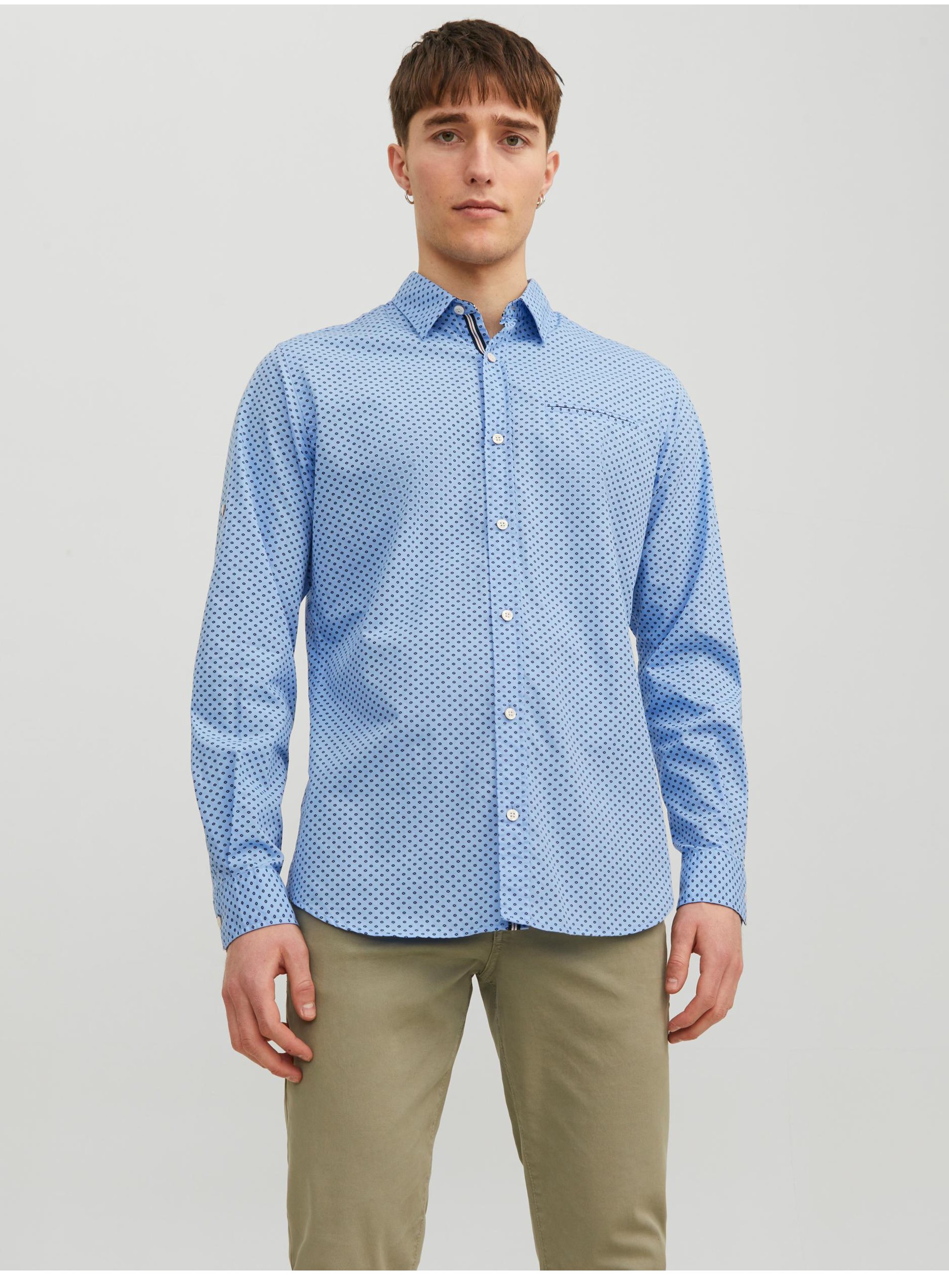 Levně Světle modrá pánská vzorovaná košile Jack & Jones Eremy