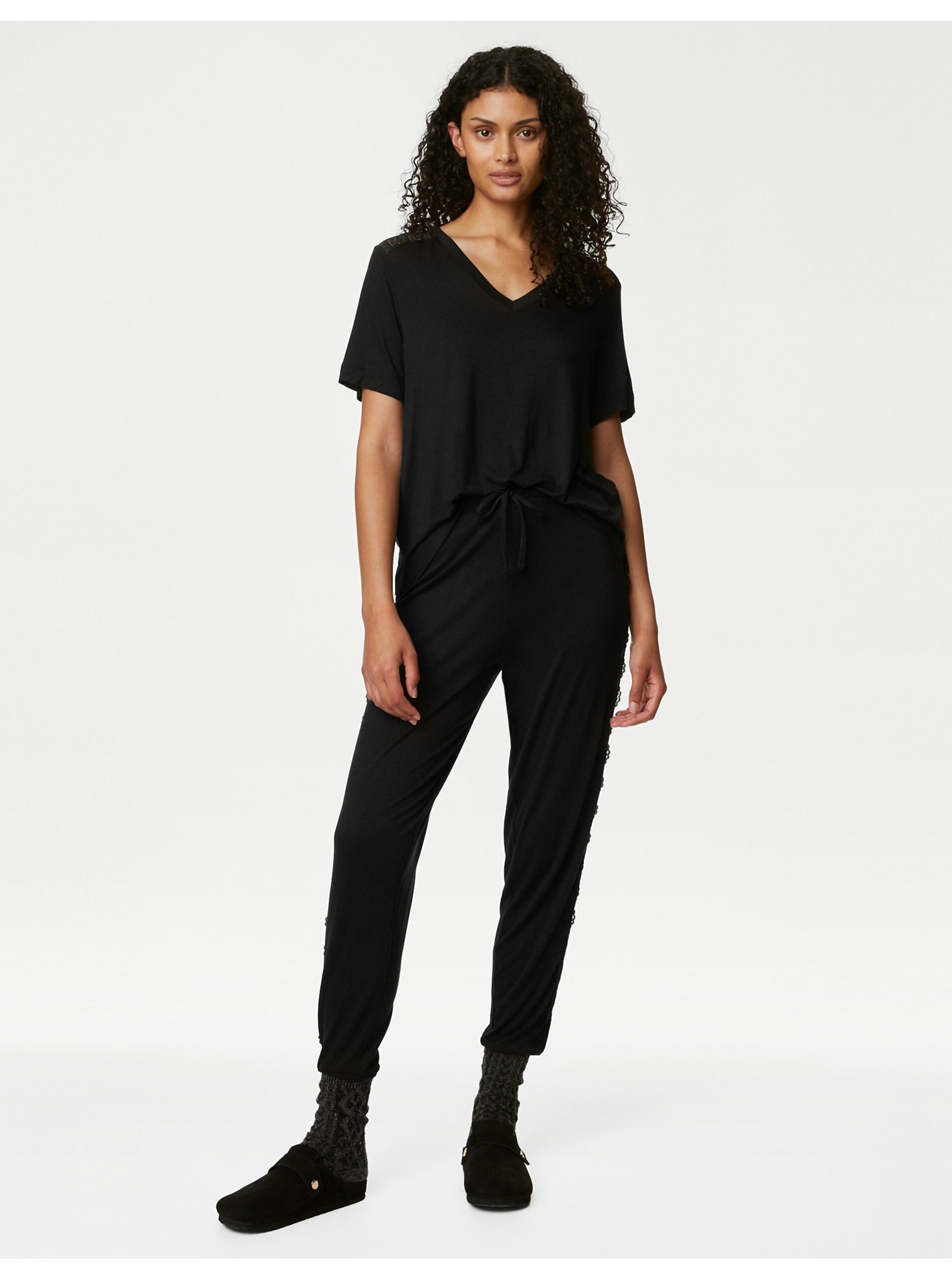 Levně Černý dámský pyžamový top s krajkou Marks & Spencer