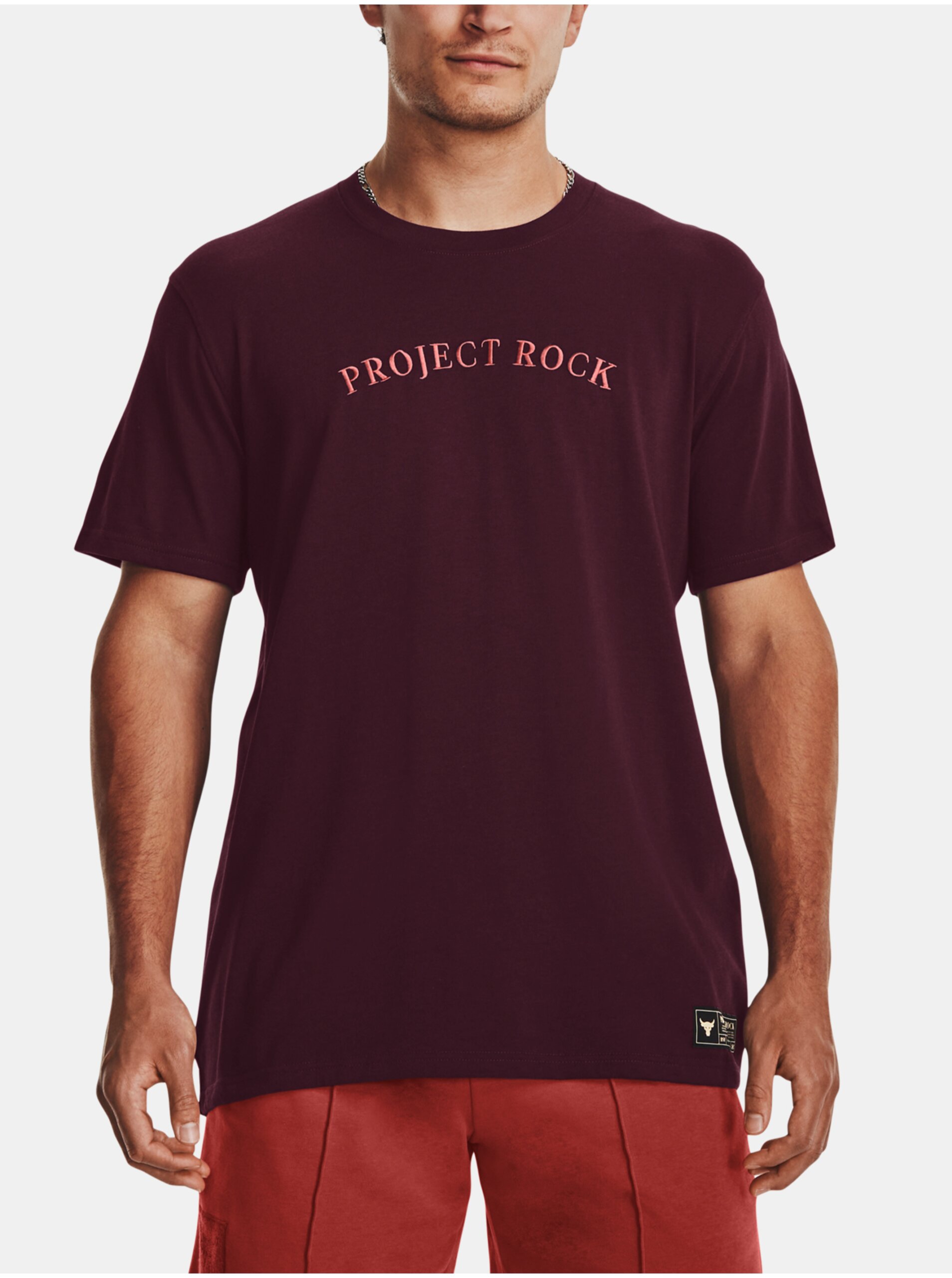 Levně Vínové pánské tričko Under Armour Project Rock Crest HW