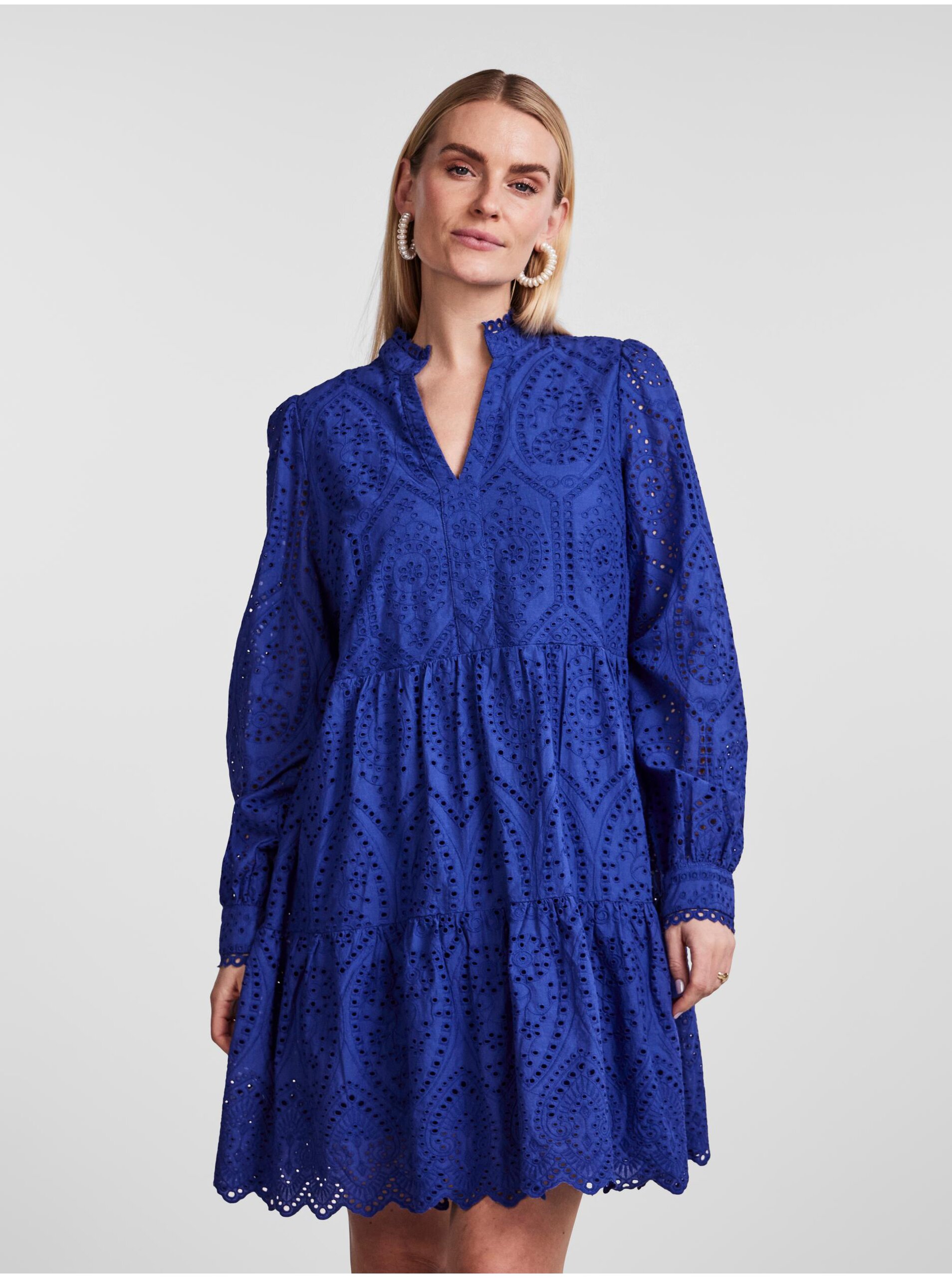 Levně Modré dámské vzorované šaty Y.A.S Holi