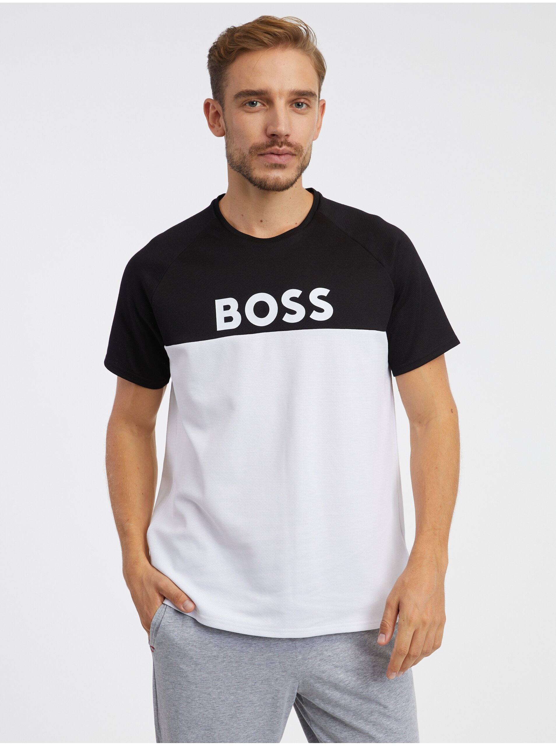 Levně Černo-bílé pánské tričko Hugo Boss