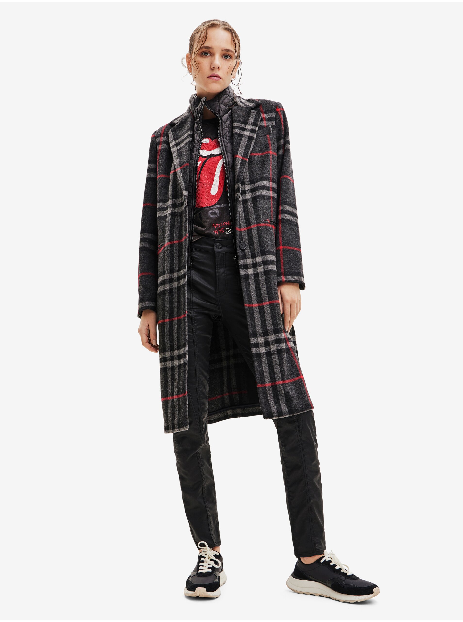 E-shop Čierny dámsky kockovaný kabát s prímesou vlny Desigual Luise
