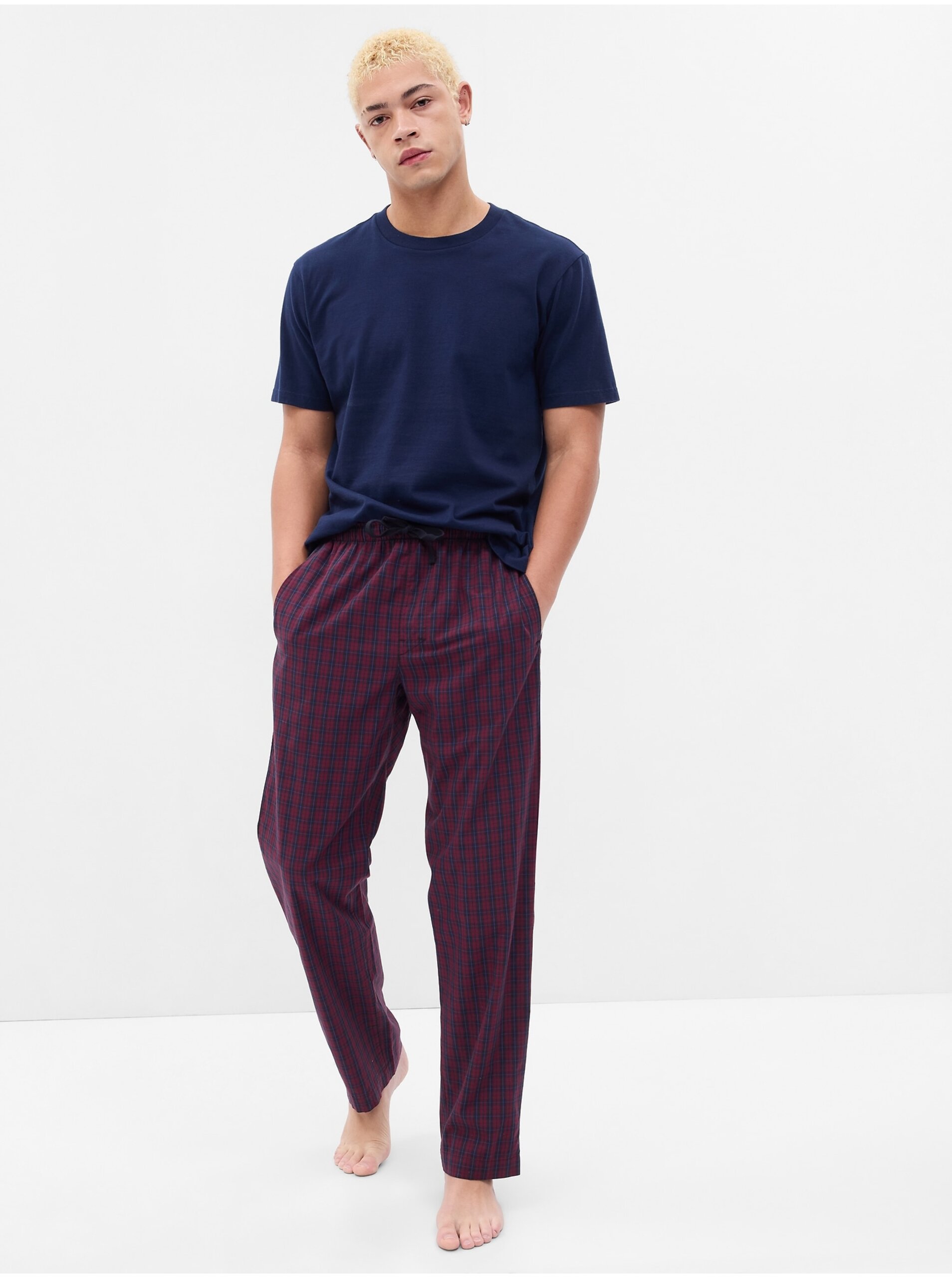 E-shop Bordové pánske kockované pyžamové nohavice GAP