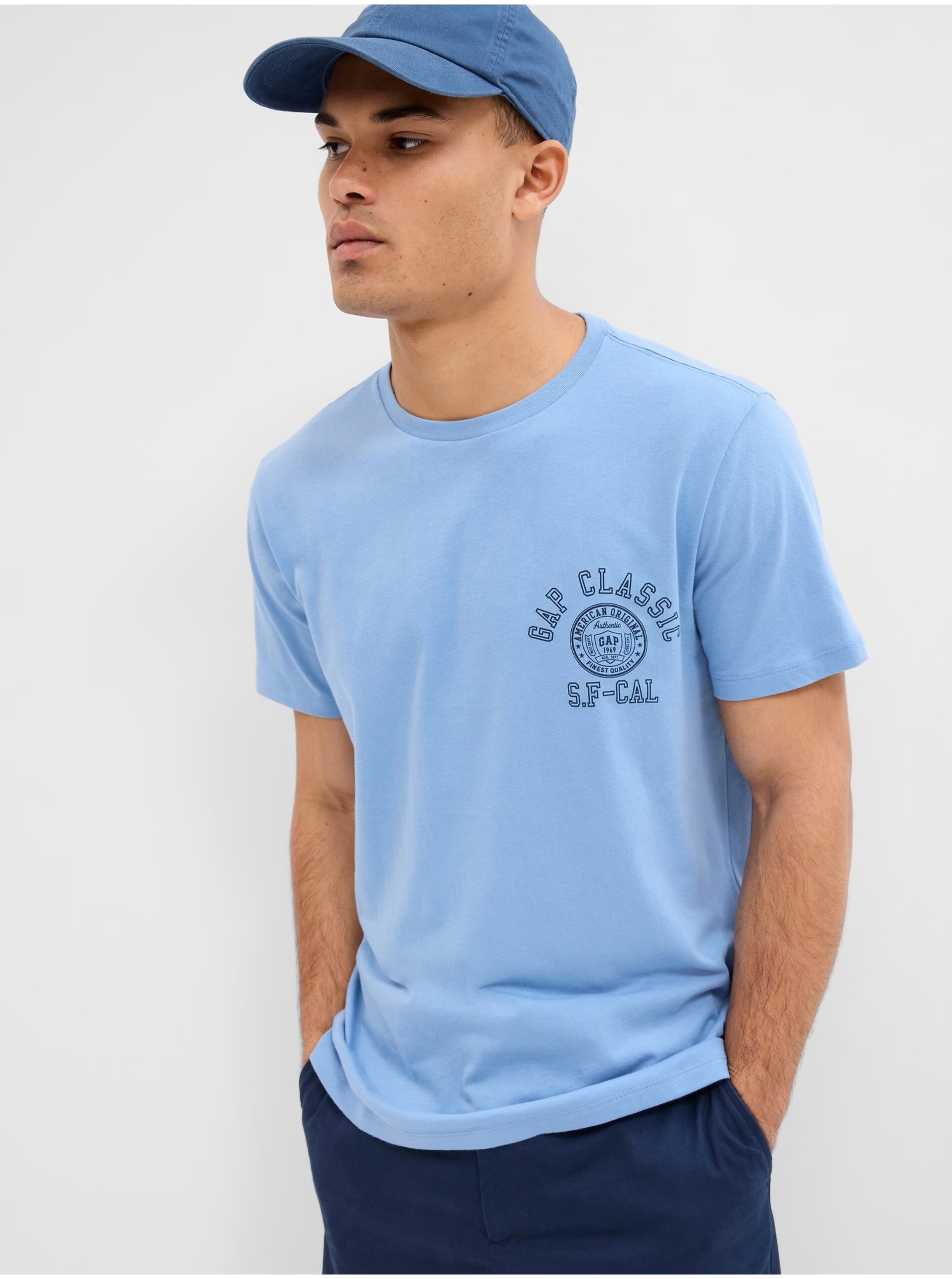 Levně Světle modré pánské tričko Gap