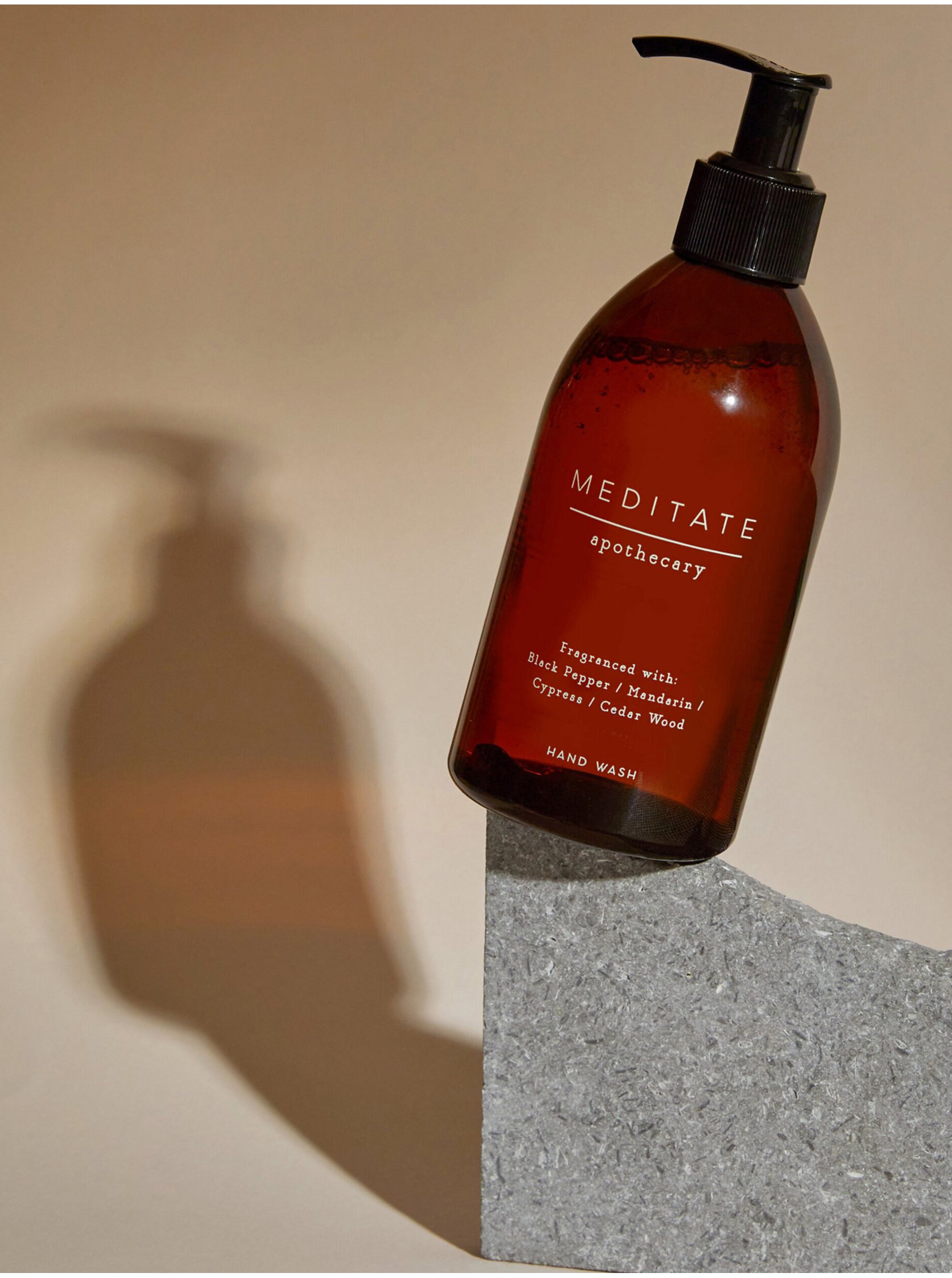 Levně Tekuté mýdlo Meditate pro uklidnění z kolekce Apothecary 250 ml Marks & Spencer