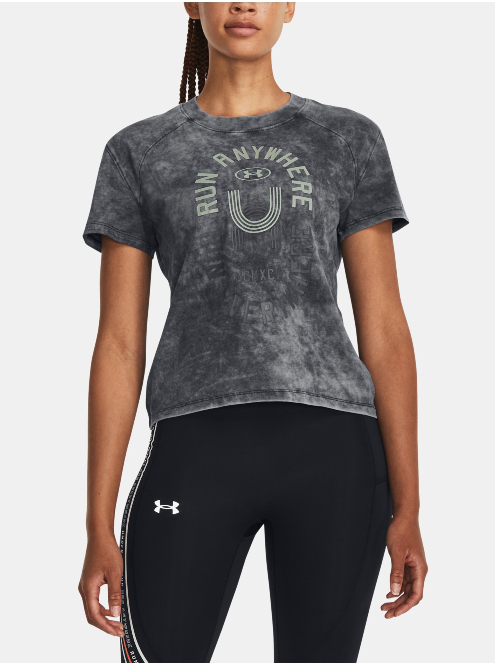 Levně Tmavě šedé dámské sportovní tričko Under Armour