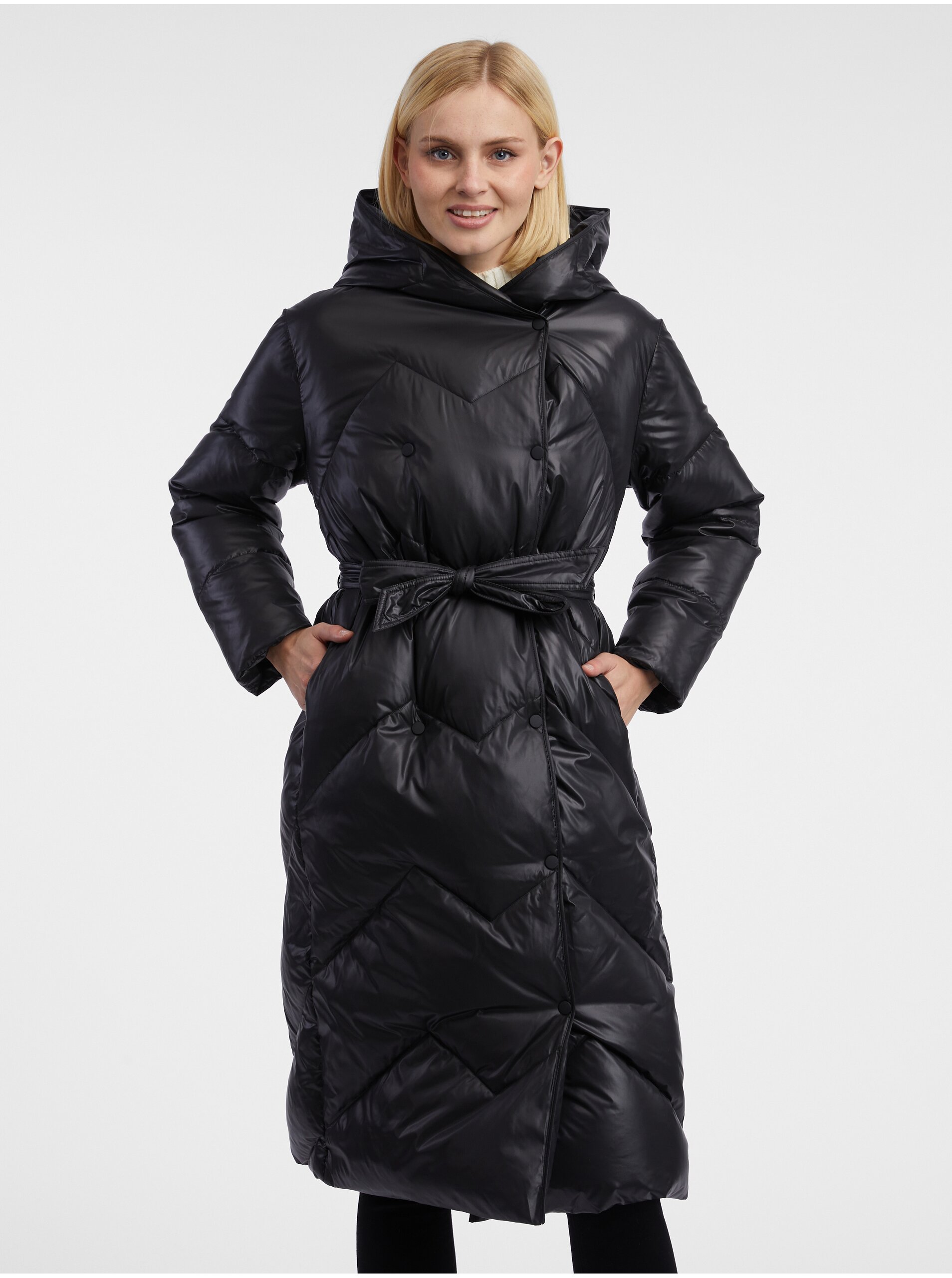 E-shop Černý dámský péřový kabát ORSAY