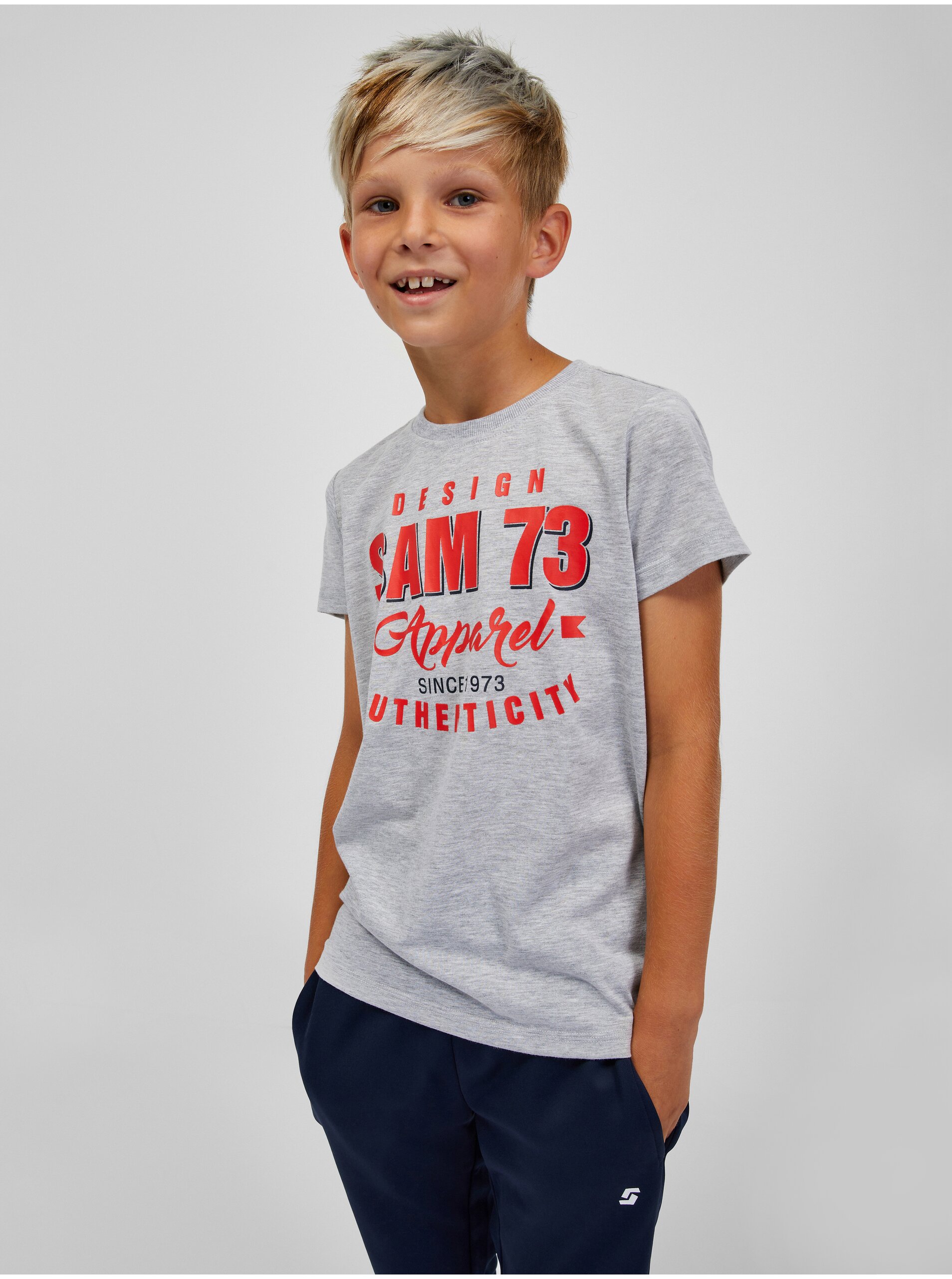Lacno Svetlosivé chlapčenské žíhané tričko SAM 73 Janson