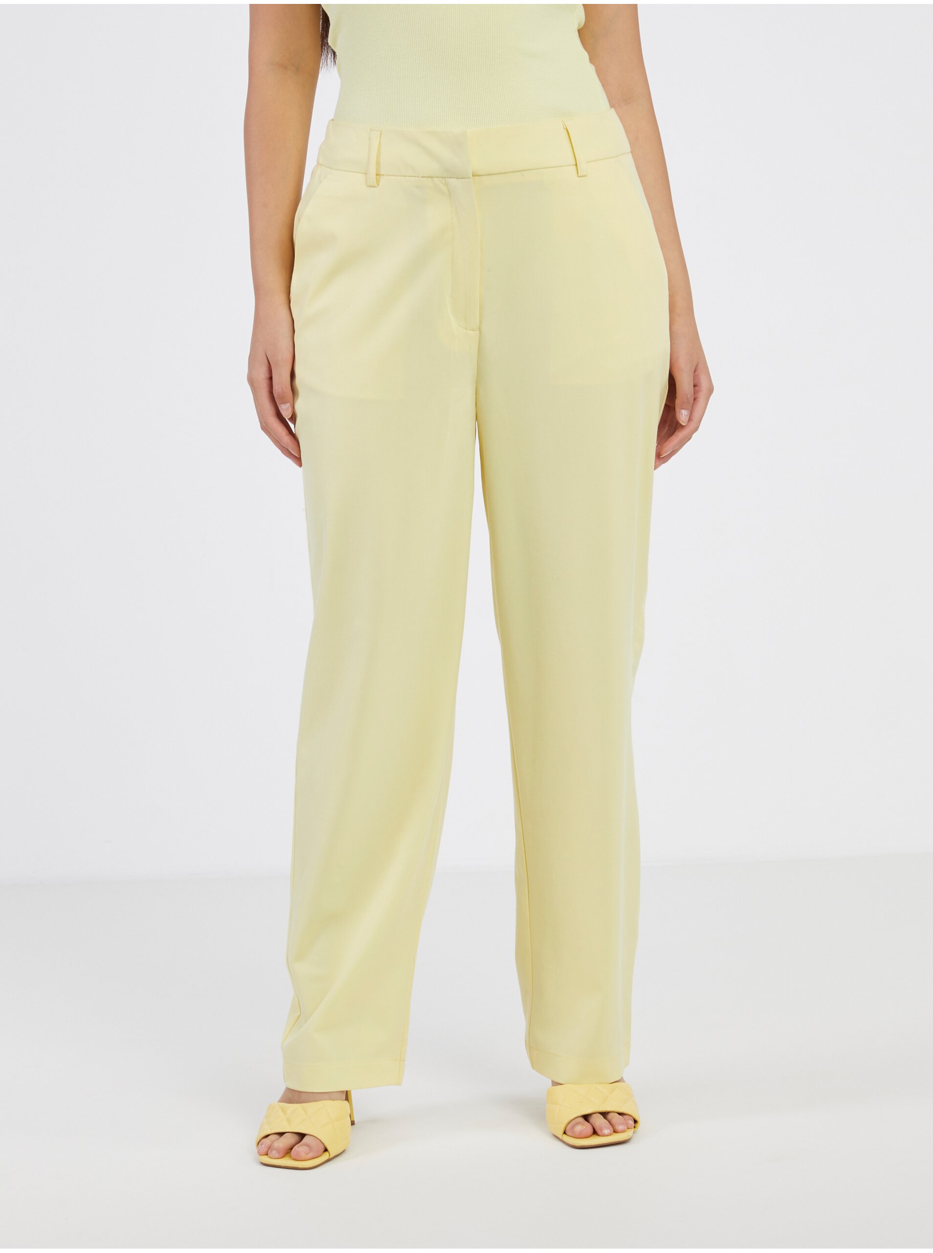 E-shop Světle žluté dámské kalhoty VERO MODA Zelda