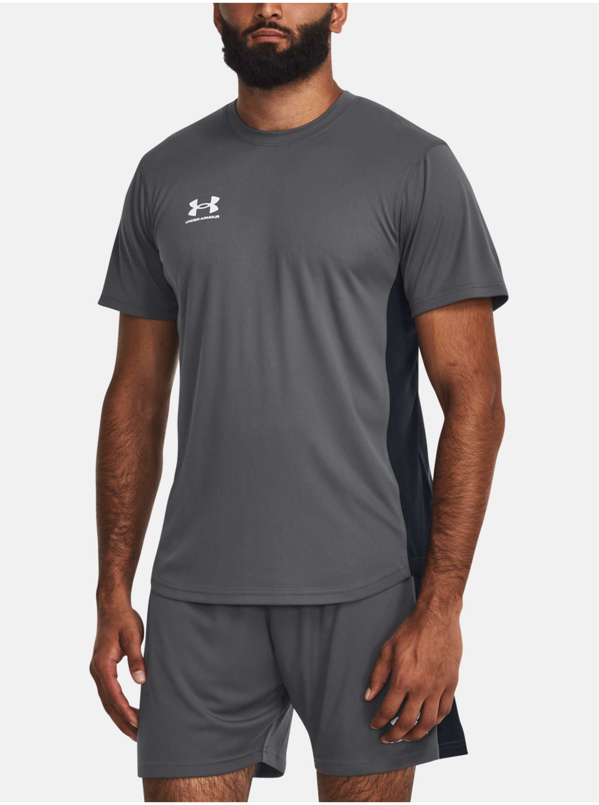 E-shop Tmavě šedé pánské sportovní tričko Under Armour