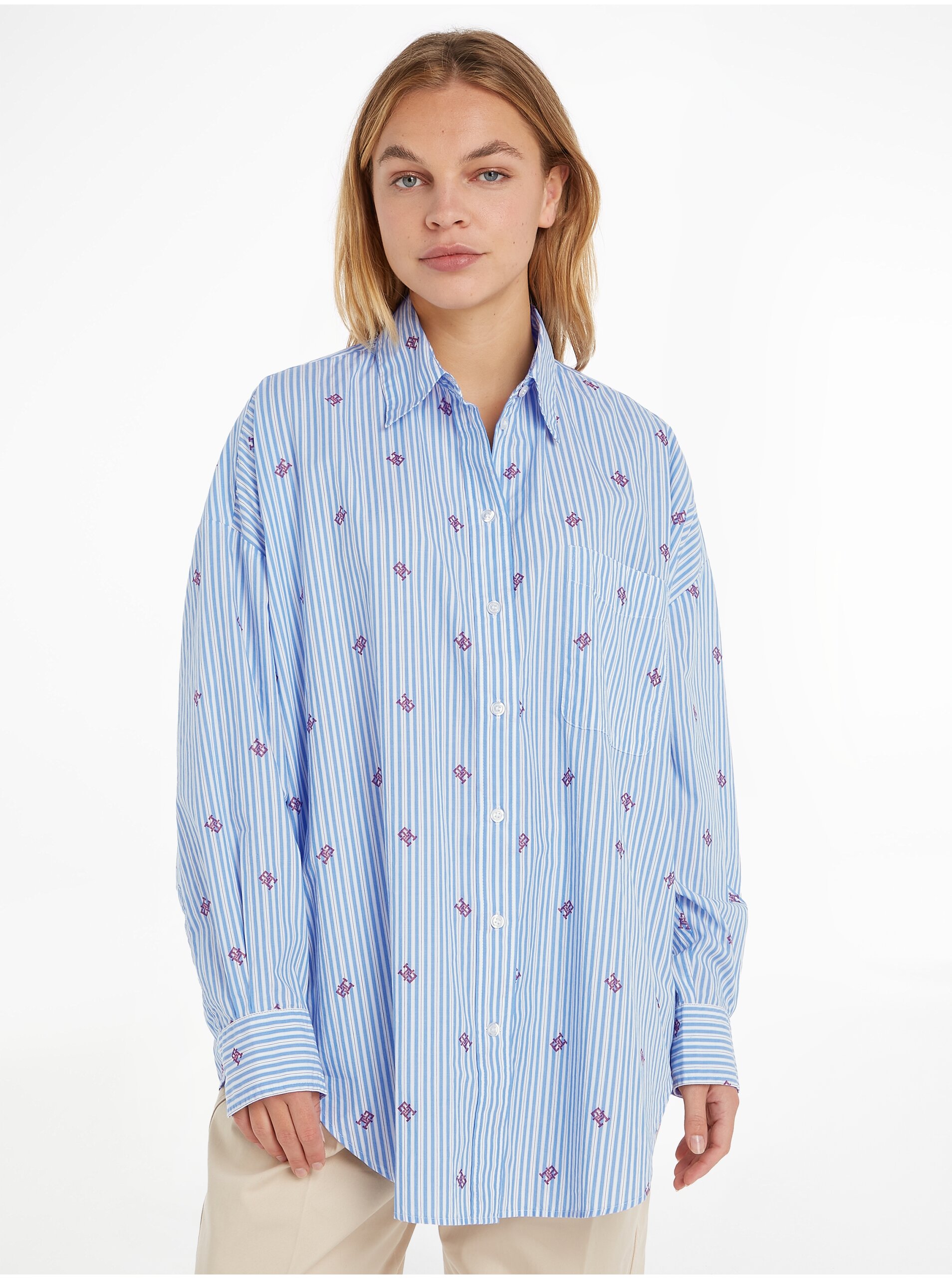 E-shop Bielo-modrá dámska pruhovaná oversize košeľa Tommy Hilfiger