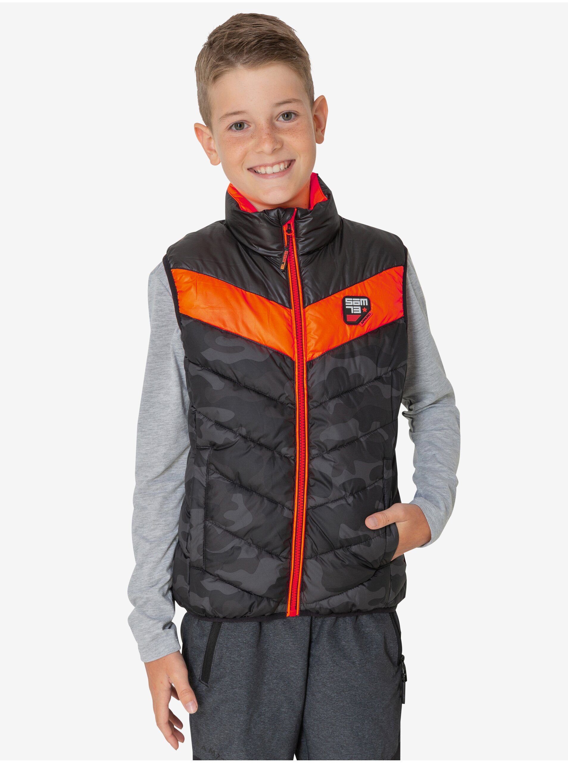 E-shop Oranžovo-čierna chlapčenská prešívaná vesta SAM 73 Albert
