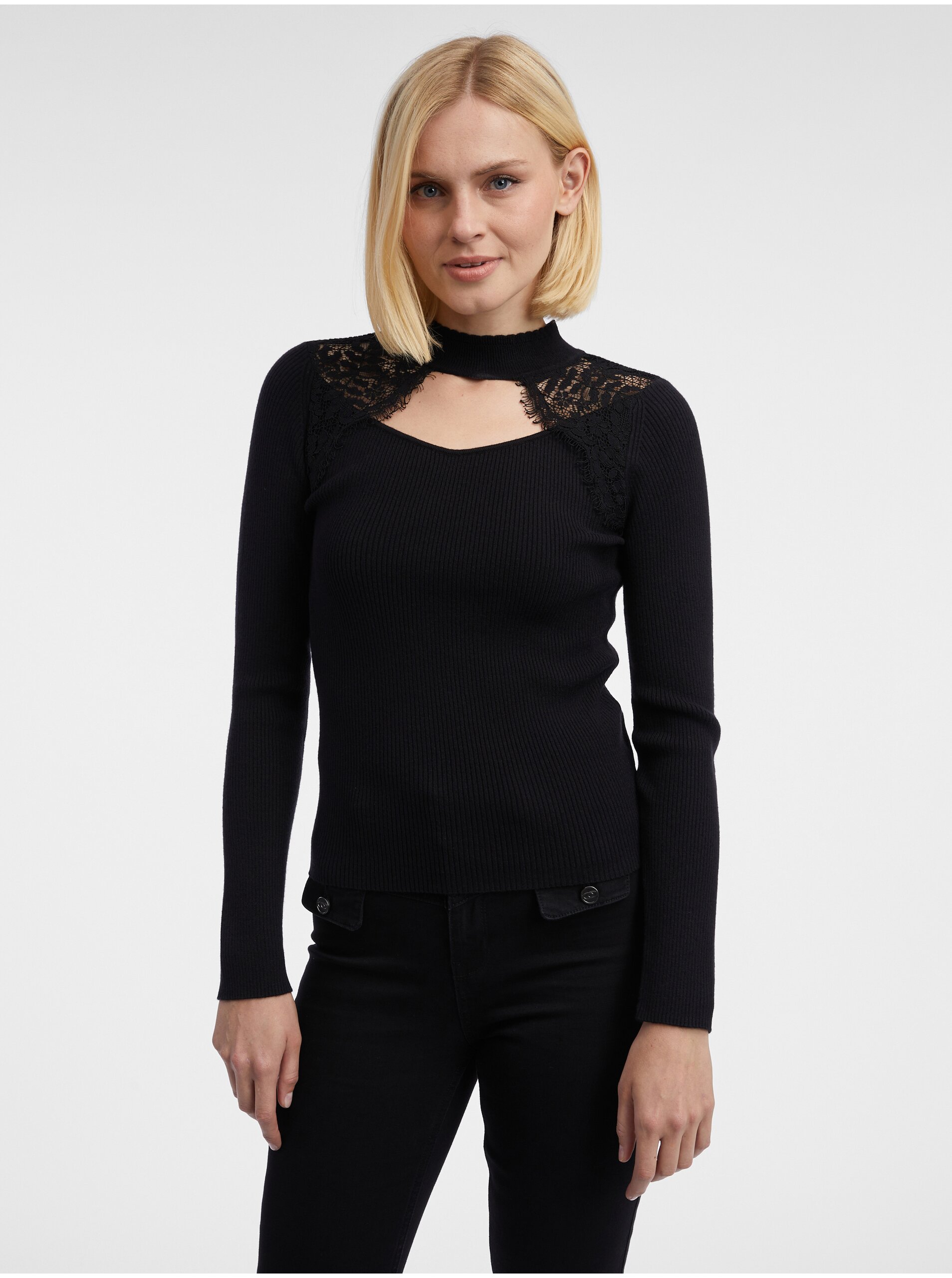 Lacno Čierny dámsky ľahký sveter s čipkou ORSAY