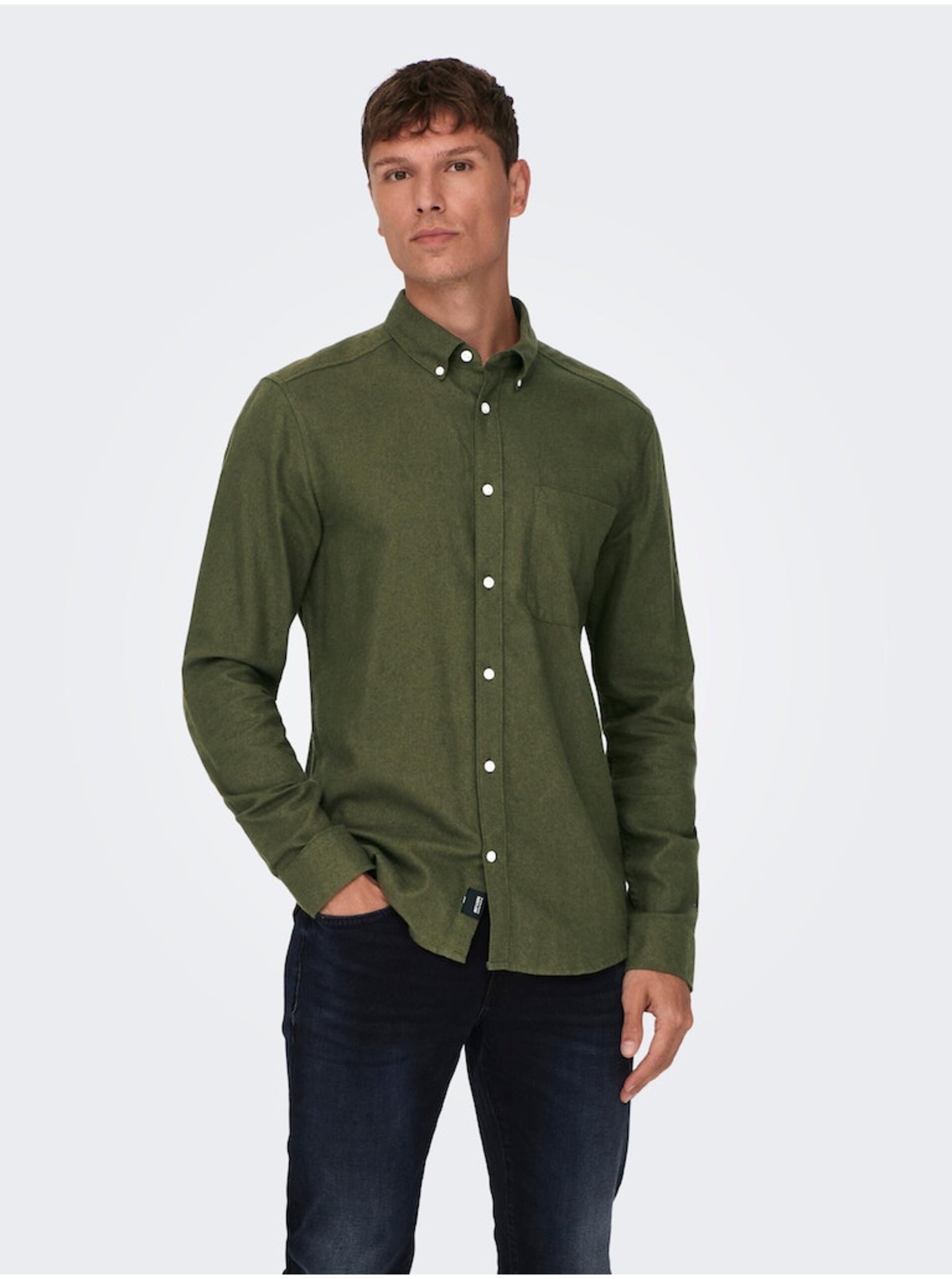 Levně Tmavě zelená pánská košile ONLY & SONS Gudmund