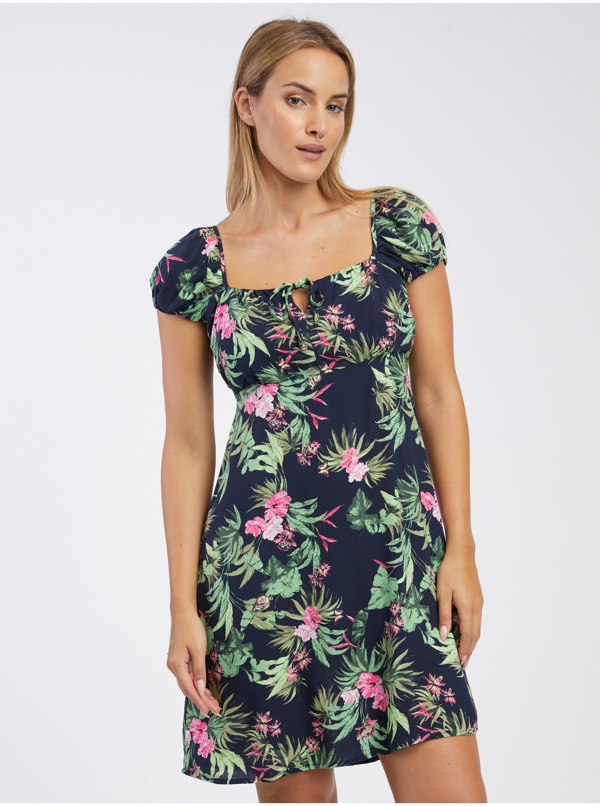 E-shop Zeleno-černé dámské květované šaty ONLY Nova