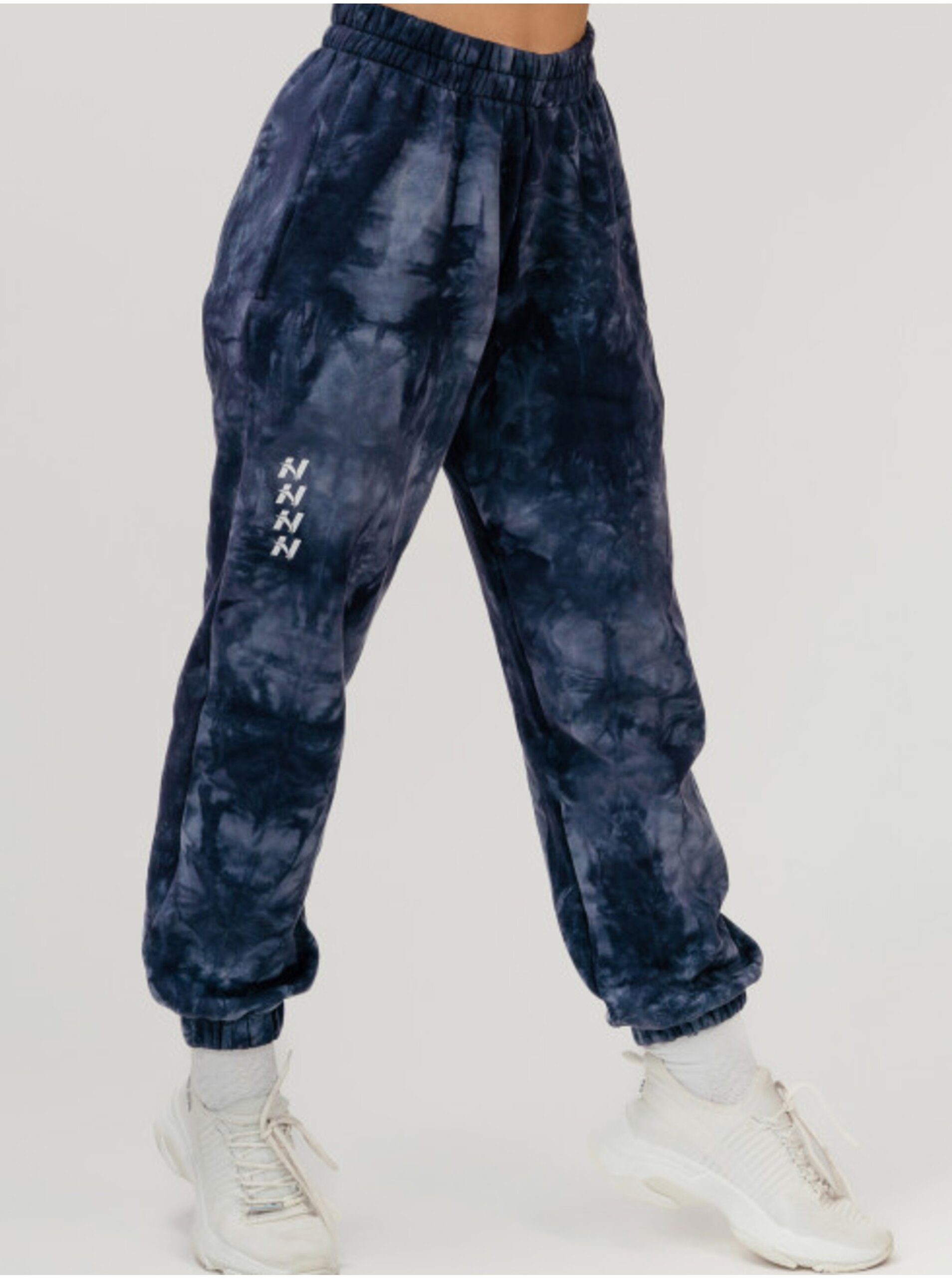 Levně Tmavě modré dámské vzorované tepláky NEBBIA Re-fresh Women’s Sweatpants