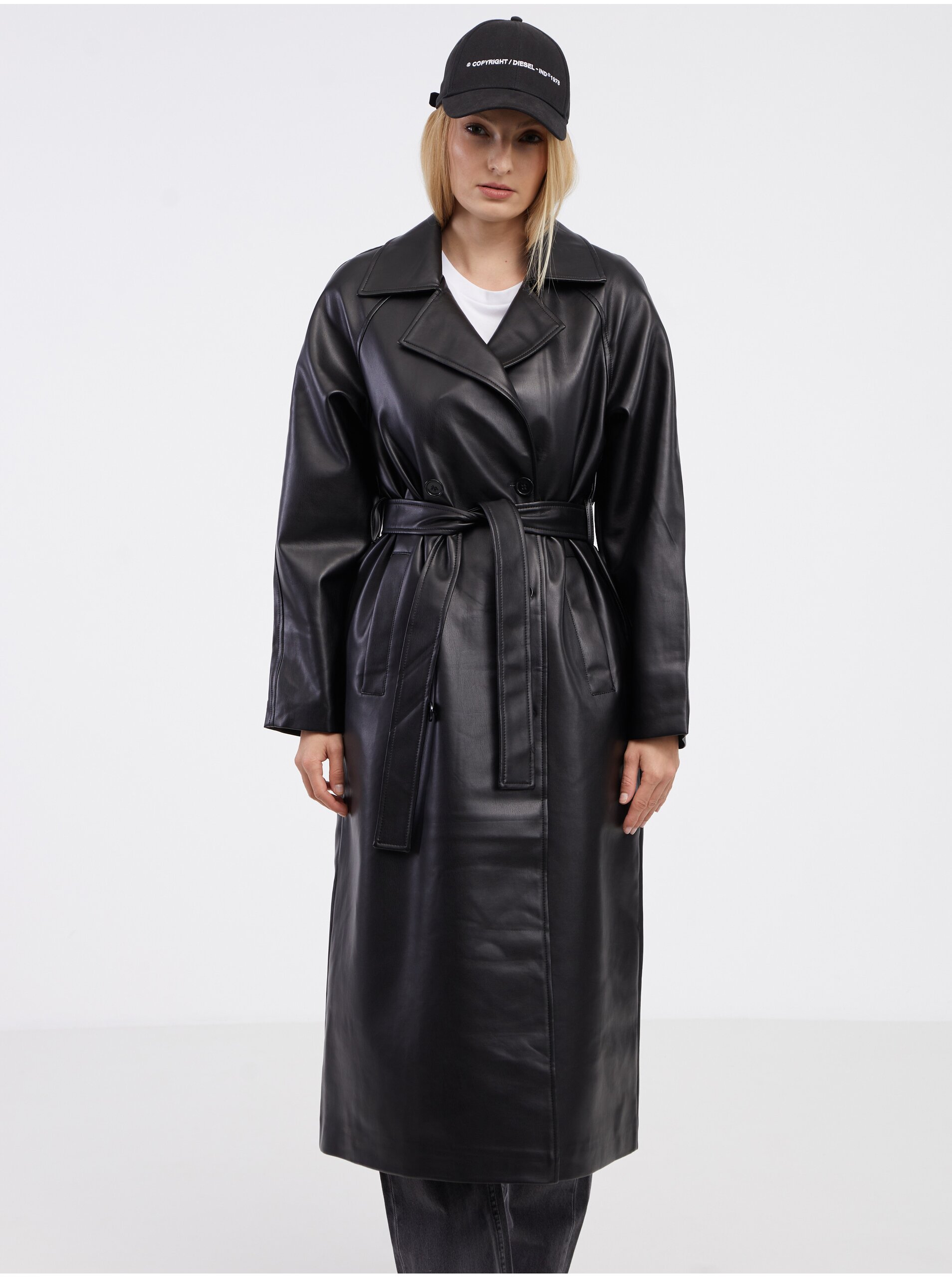 Levně Černý dámský koženkový kabát ONLY Sofia