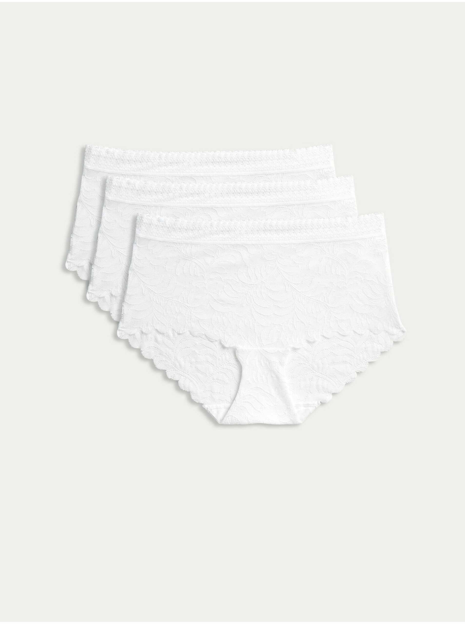 E-shop Sada troch dámskych čipkovaných nohavičiek s technológiou Flexifit™ v bielej farbe Marks & Spencer