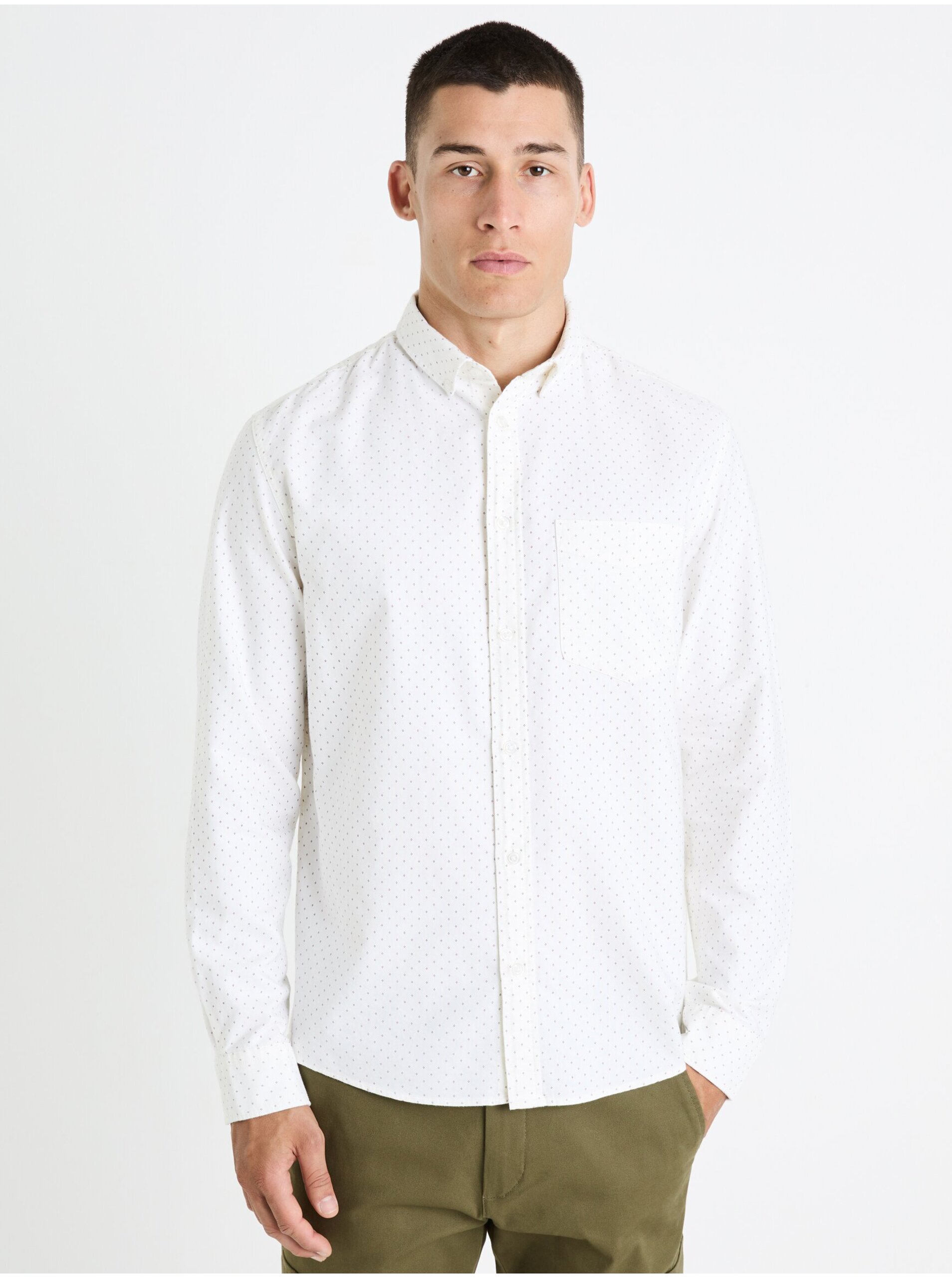 Levně Bílá pánská vzorovaná košile Celio Faxfoprint