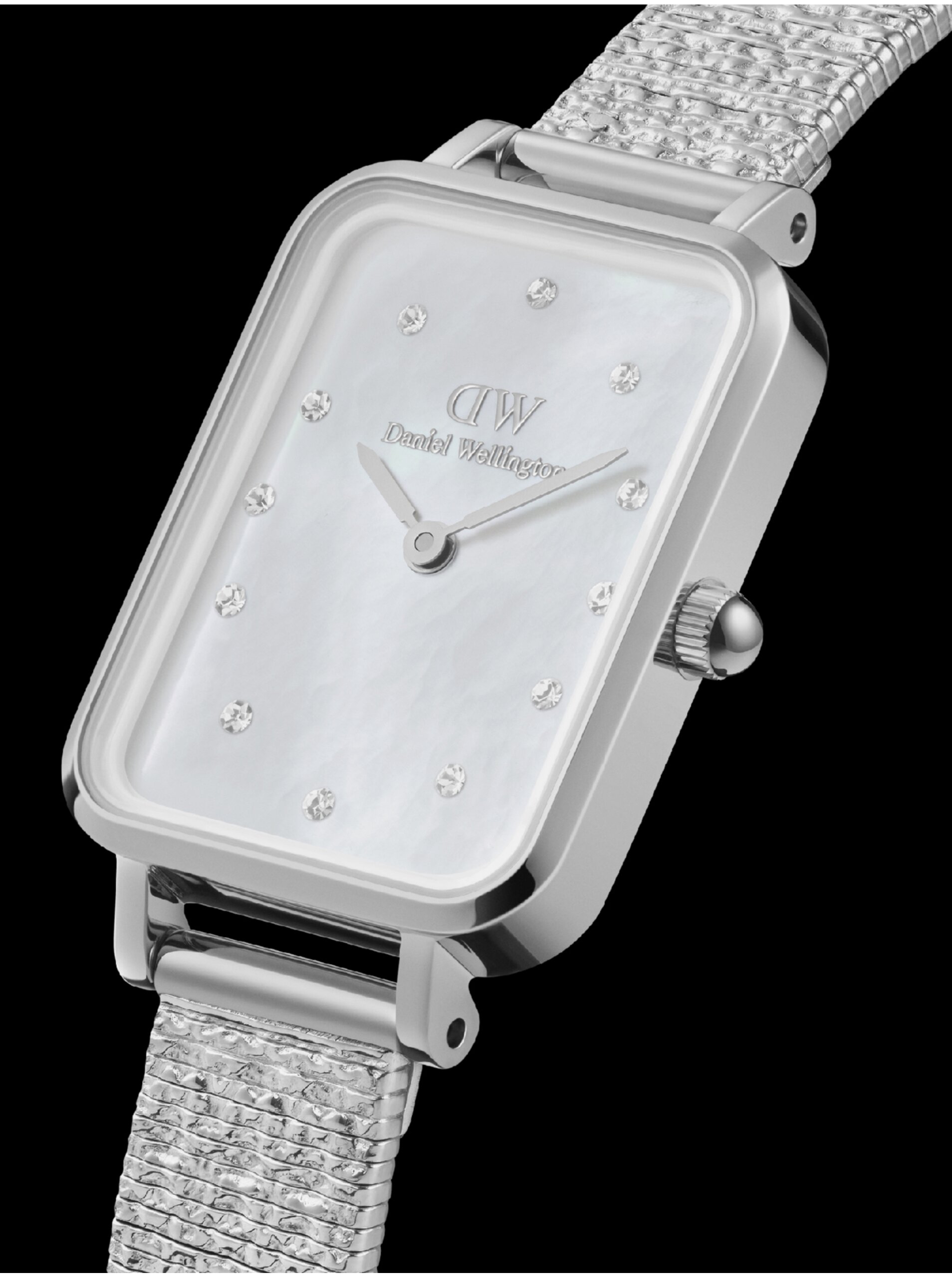 Levně Dámské hodinky ve stříbrné barvě Daniel Wellington Quadro Lumine