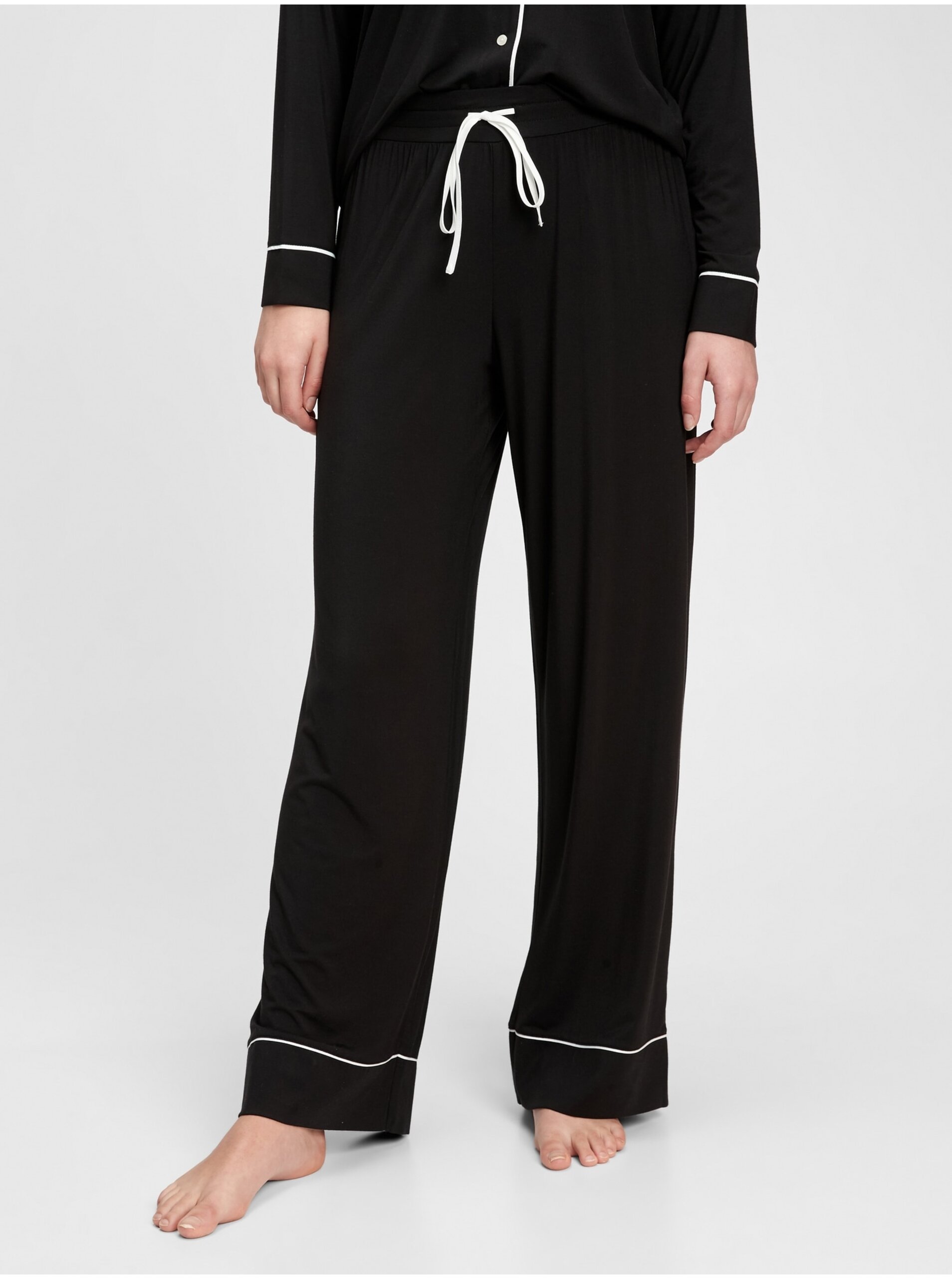 Levně Černé dámské pyžamové kalhoty GAP