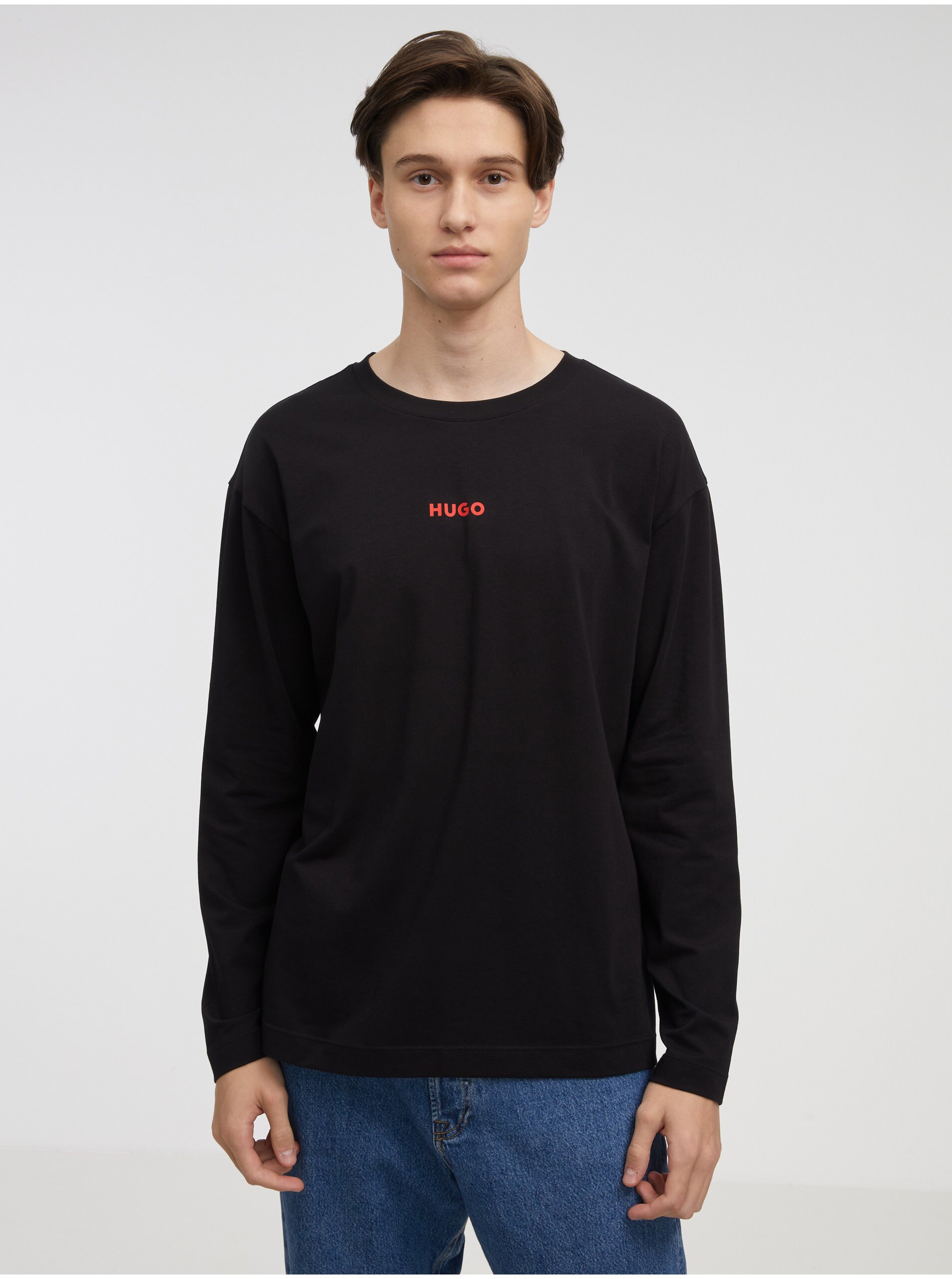 E-shop Černé pánské tričko s dlouhým rukávem HUGO