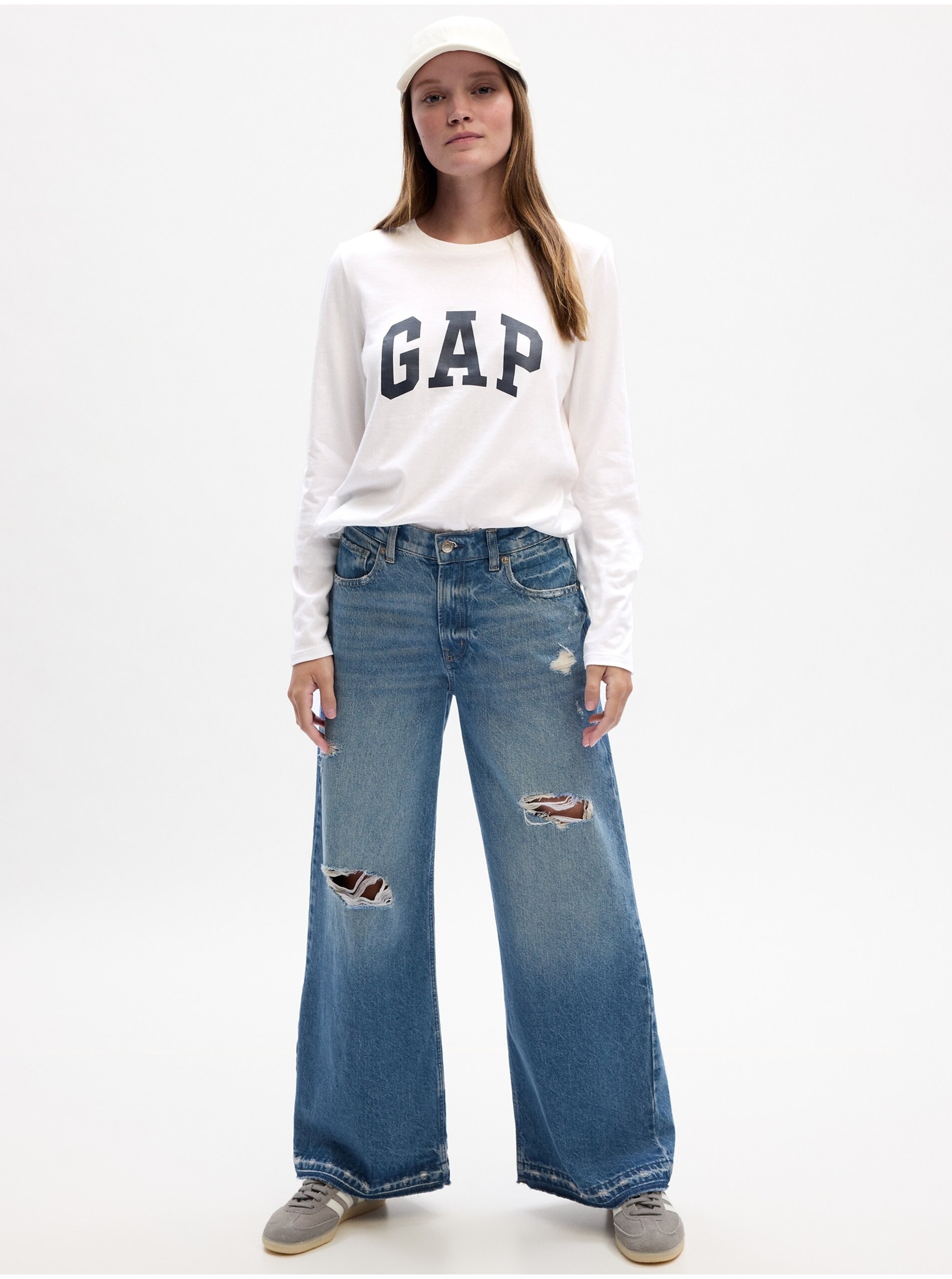 E-shop Bílé dámské tričko s logem GAP