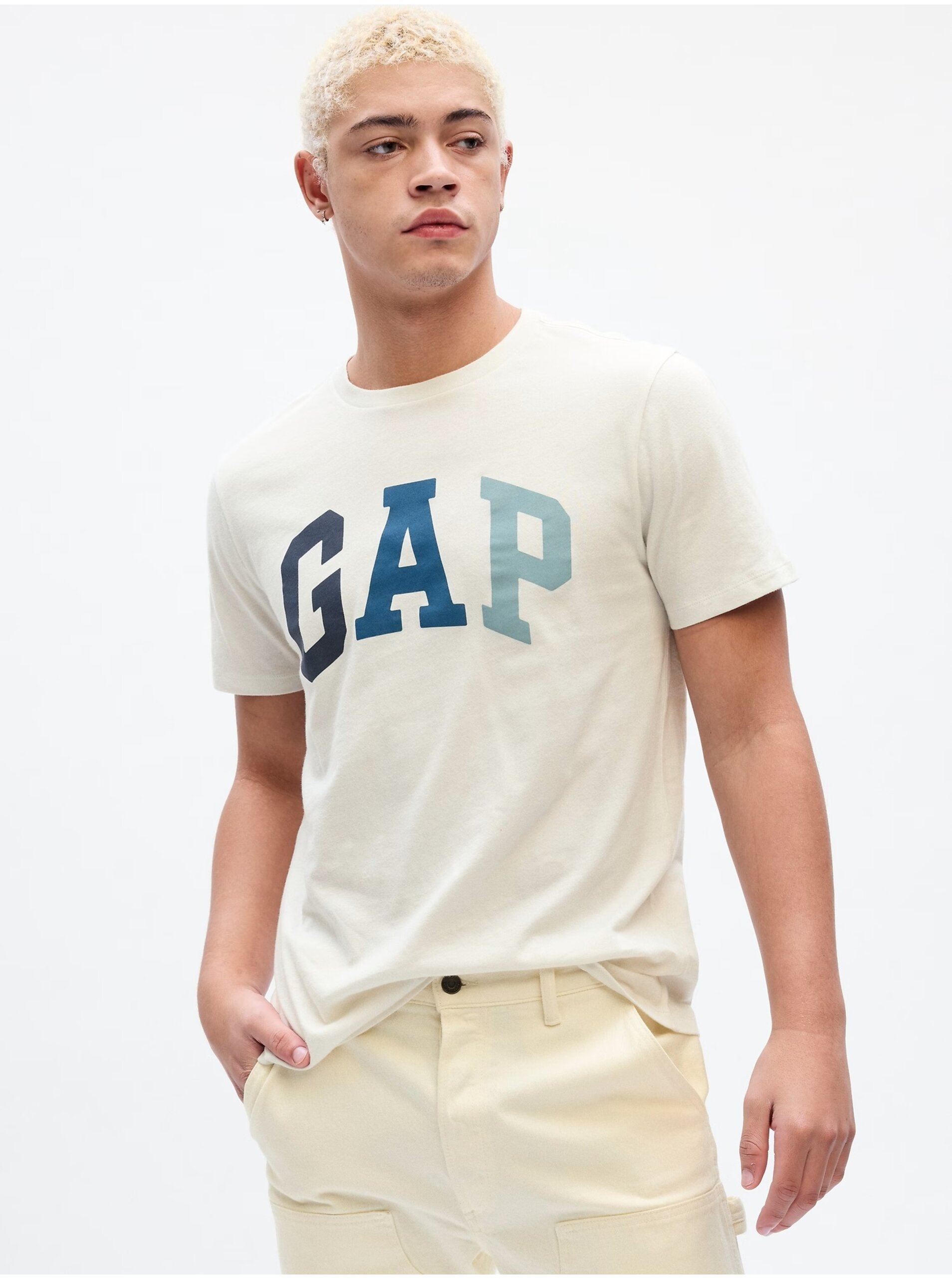 Levně Krémové pánské tričko s logem GAP