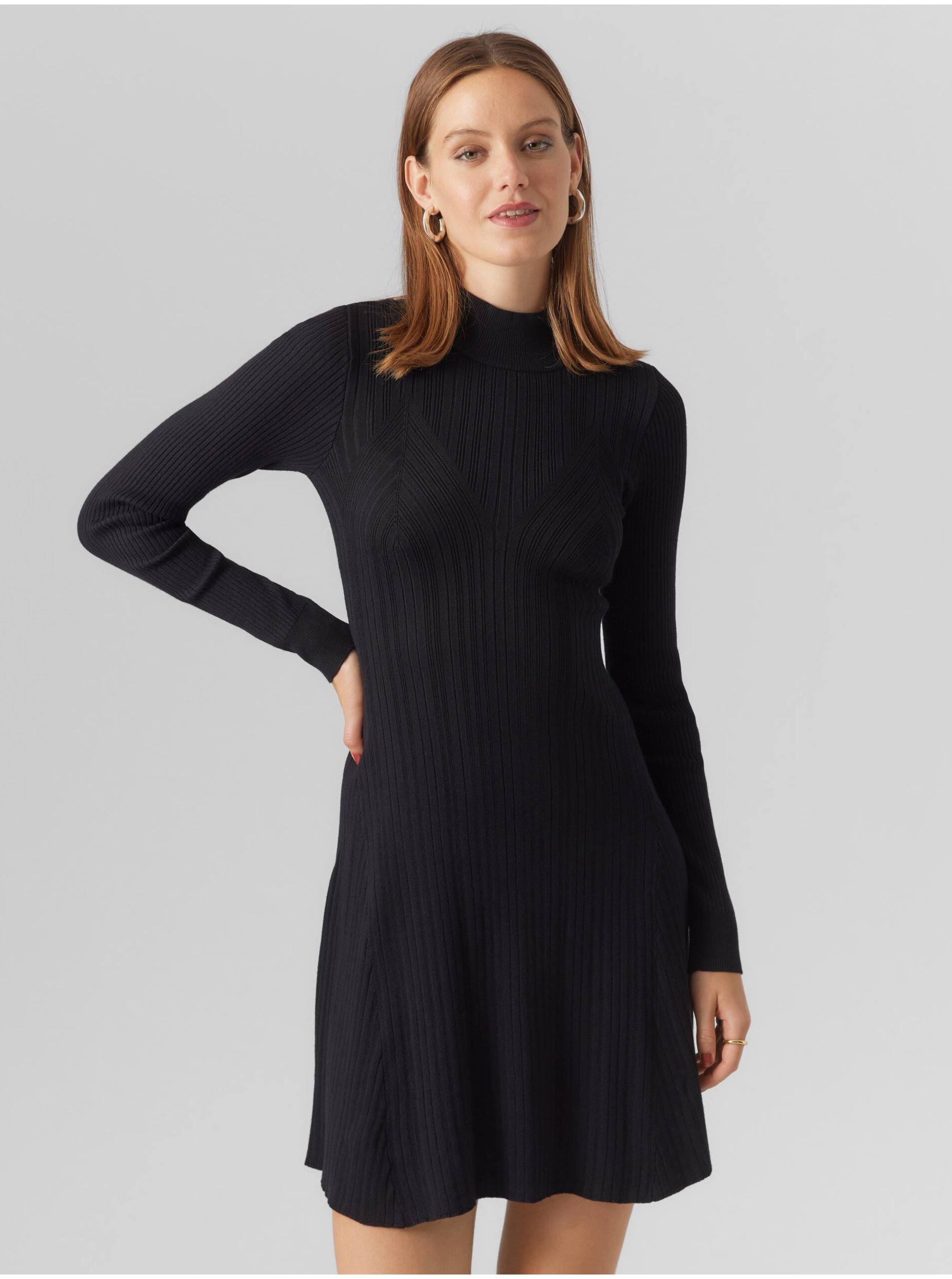 E-shop Černé dámské svetrové šaty VERO MODA Sally