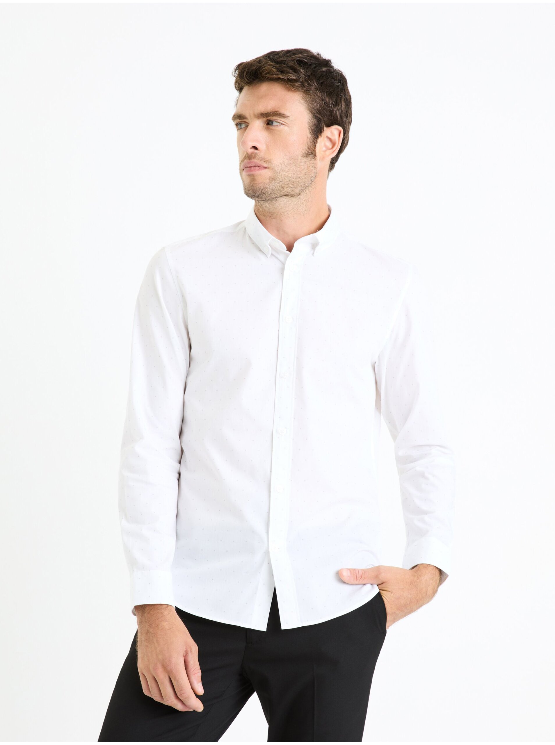 Levně Bílá pánská vzorovaná košile Celio Faoport