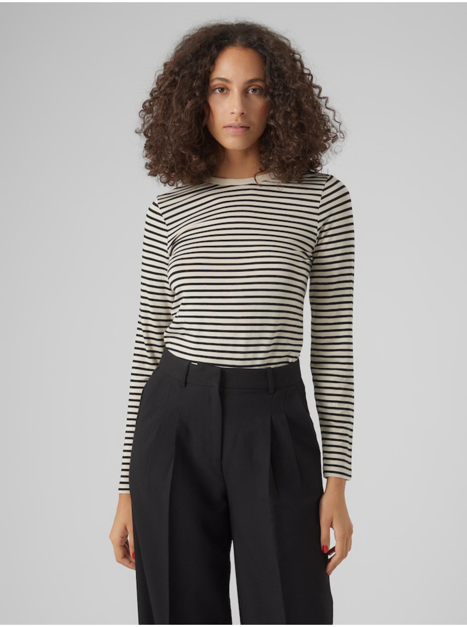 E-shop Černo-krémové dámské pruhované tričko Vero Moda Fiona