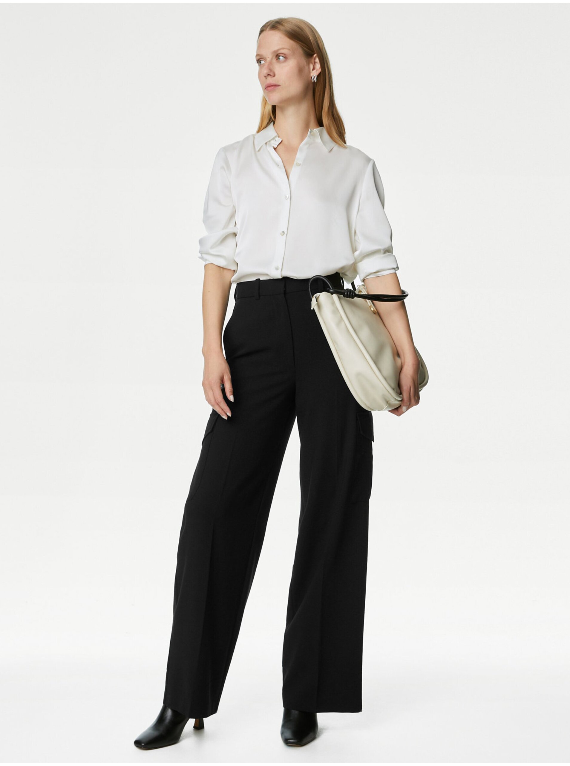 Levně Černé dámské kapsáčové široké kalhoty Marks & Spencer