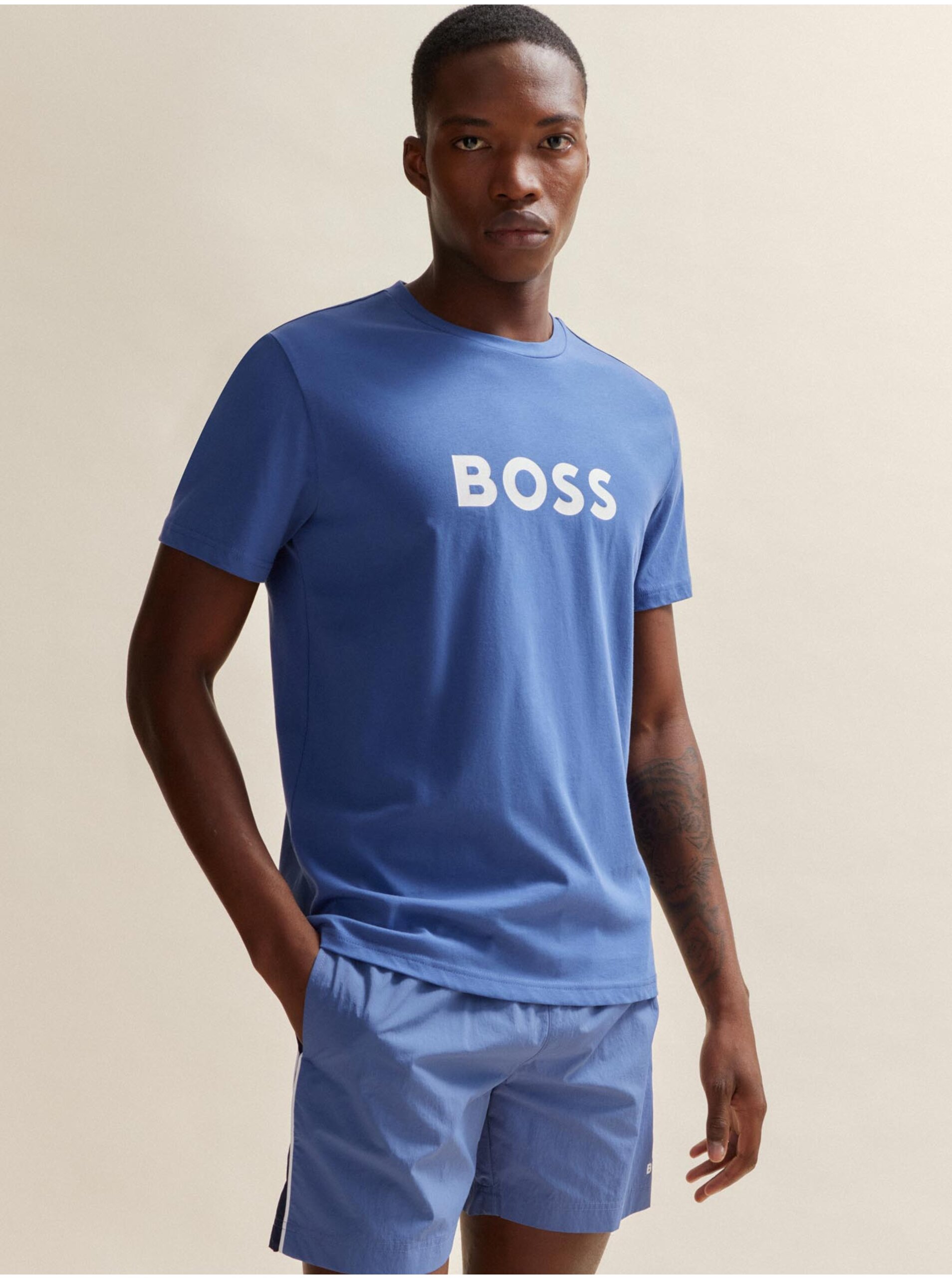Levně Modré pánské tričko s krátkým rukávem BOSS