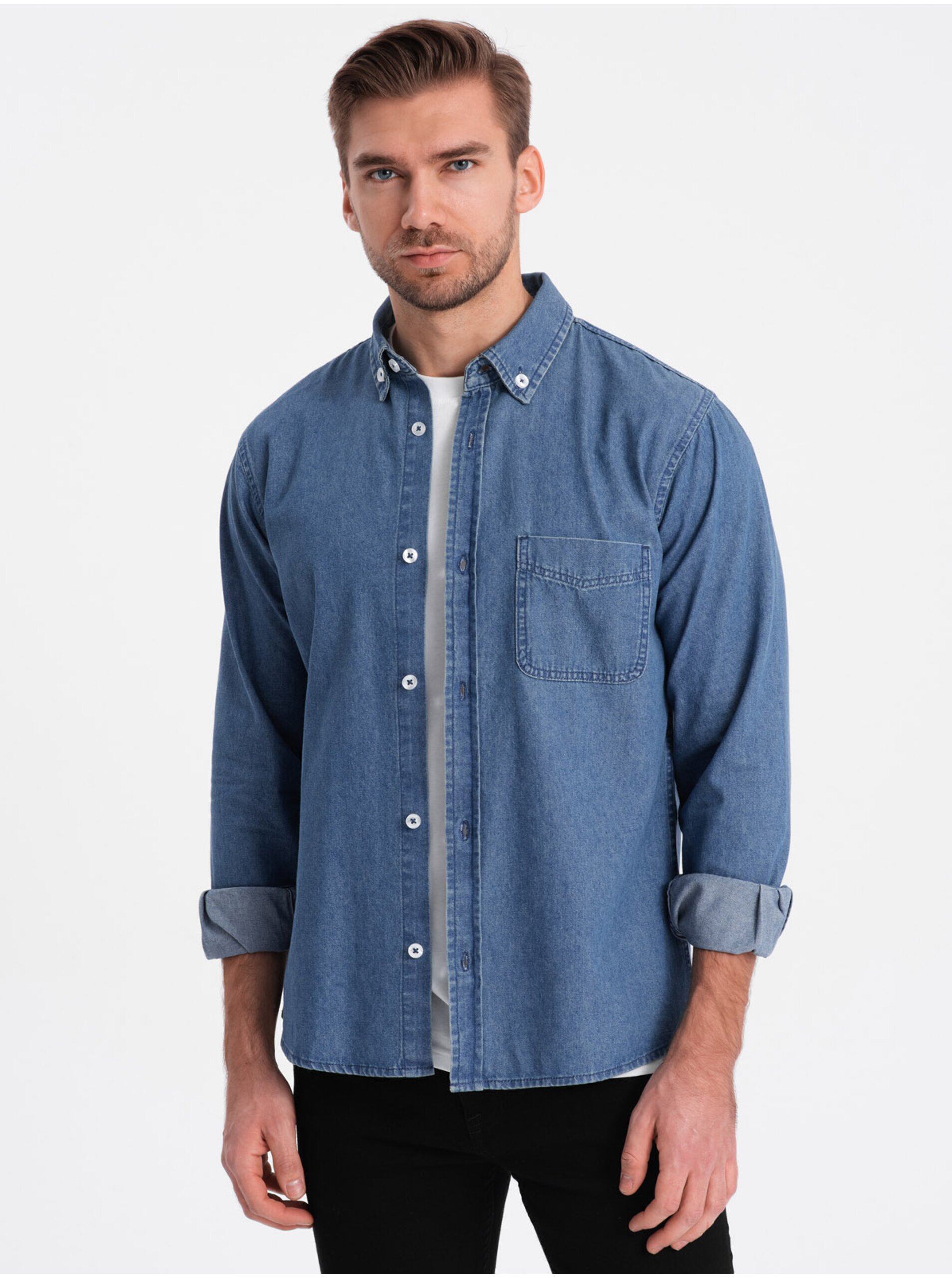 Levně Modrá pánská džínová košile Ombre Clothing