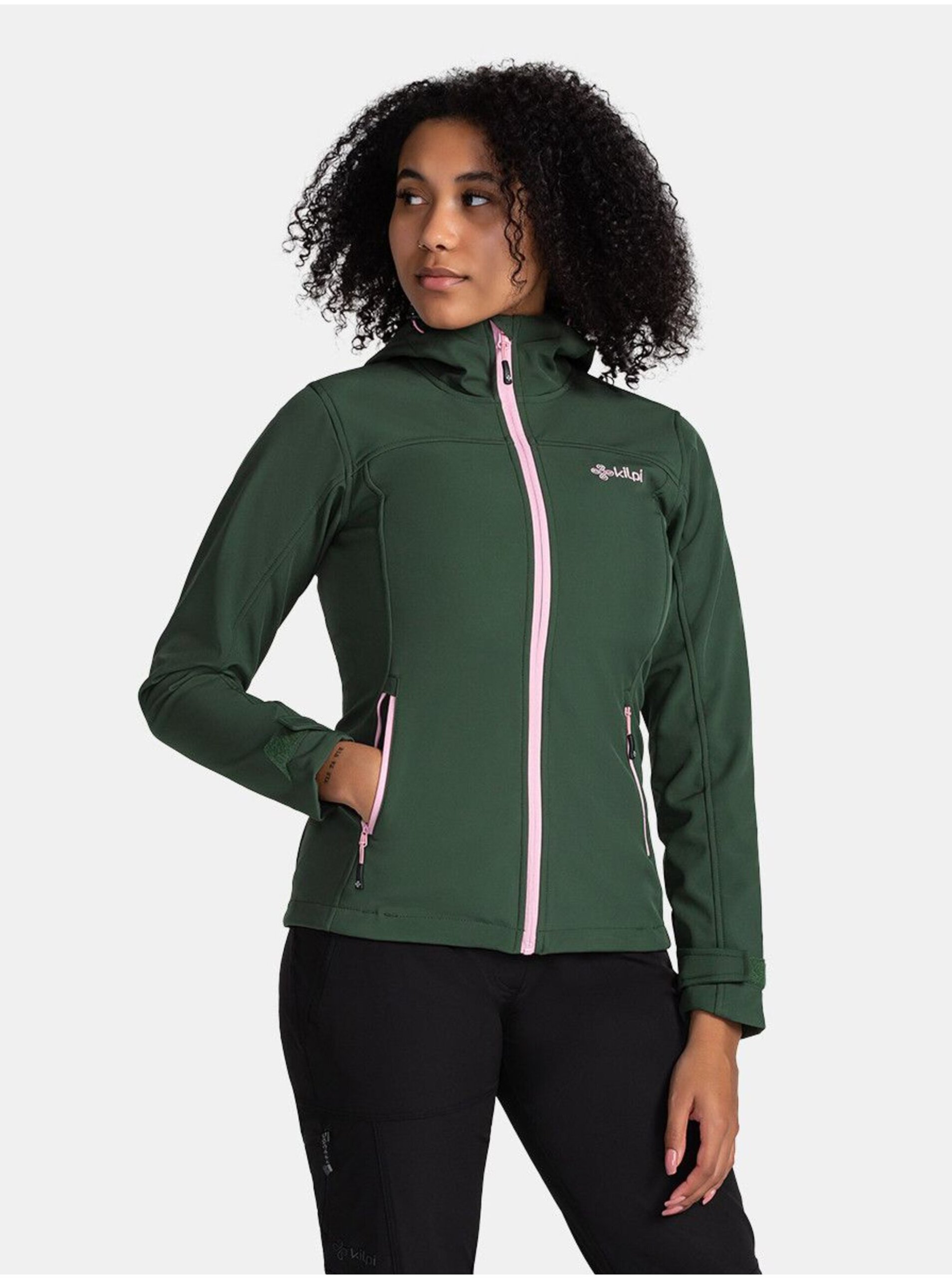 E-shop Tmavě zelená dámská softshellová bunda Kilpi Rawia
