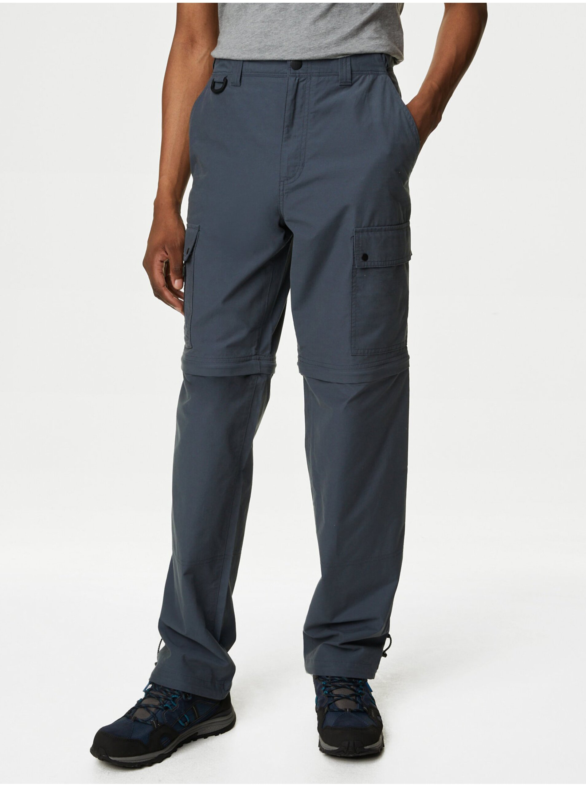 Levně Tmavě modré pánské outdoorové kalhoty s technologií Stormwear™ Marks & Spencer