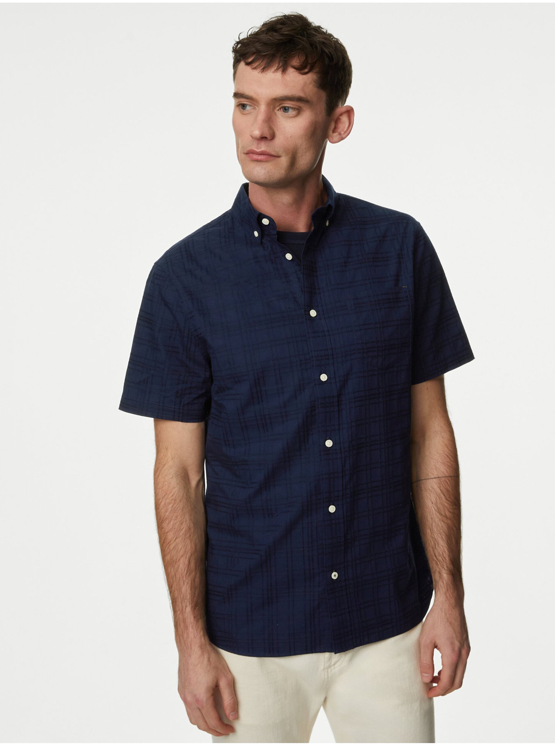 Lacno Tmavomodrá pánska košeľa s krátkym rukávom Marks & Spencer