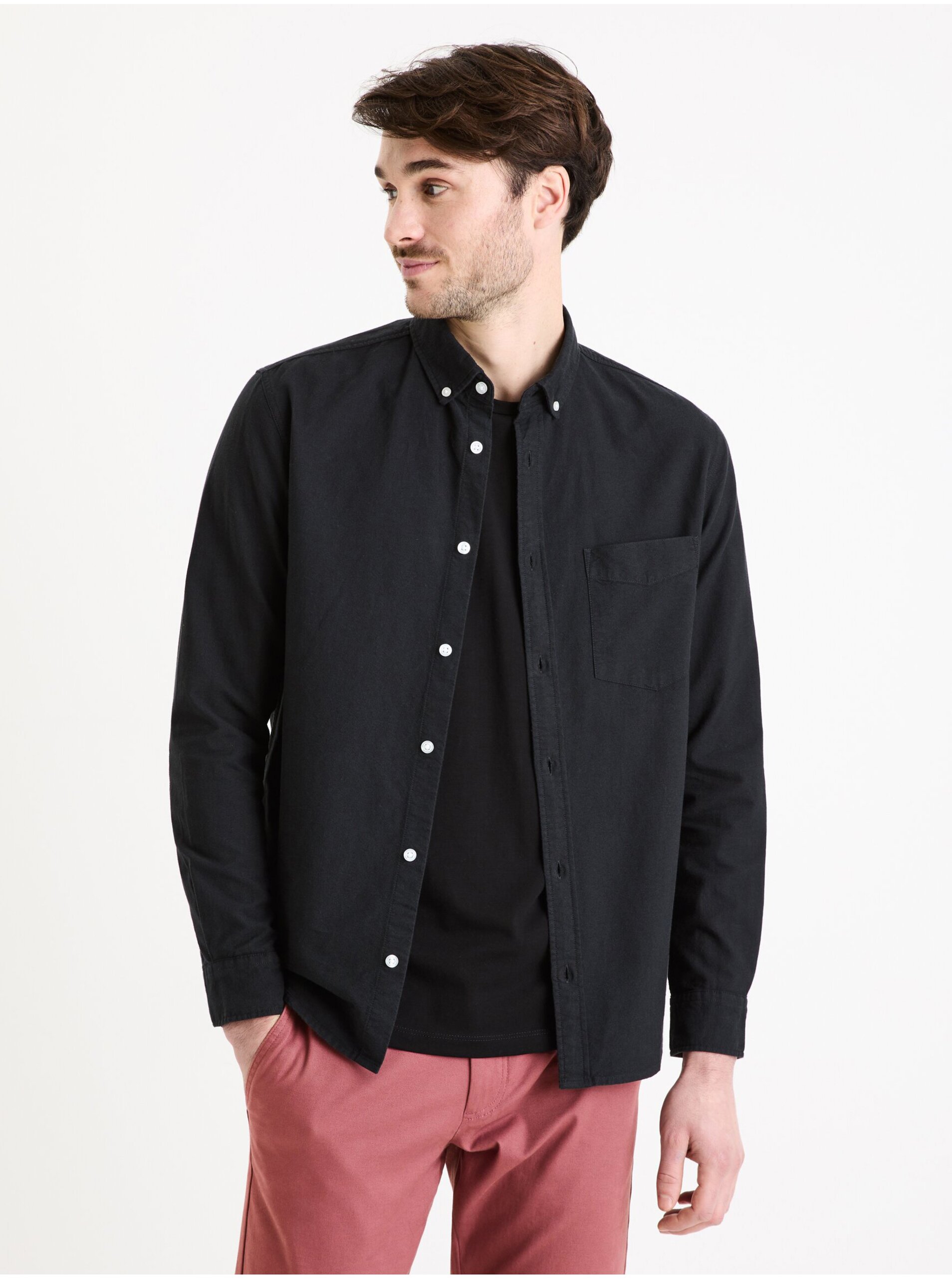 E-shop Černá pánská košile Celio Daxford