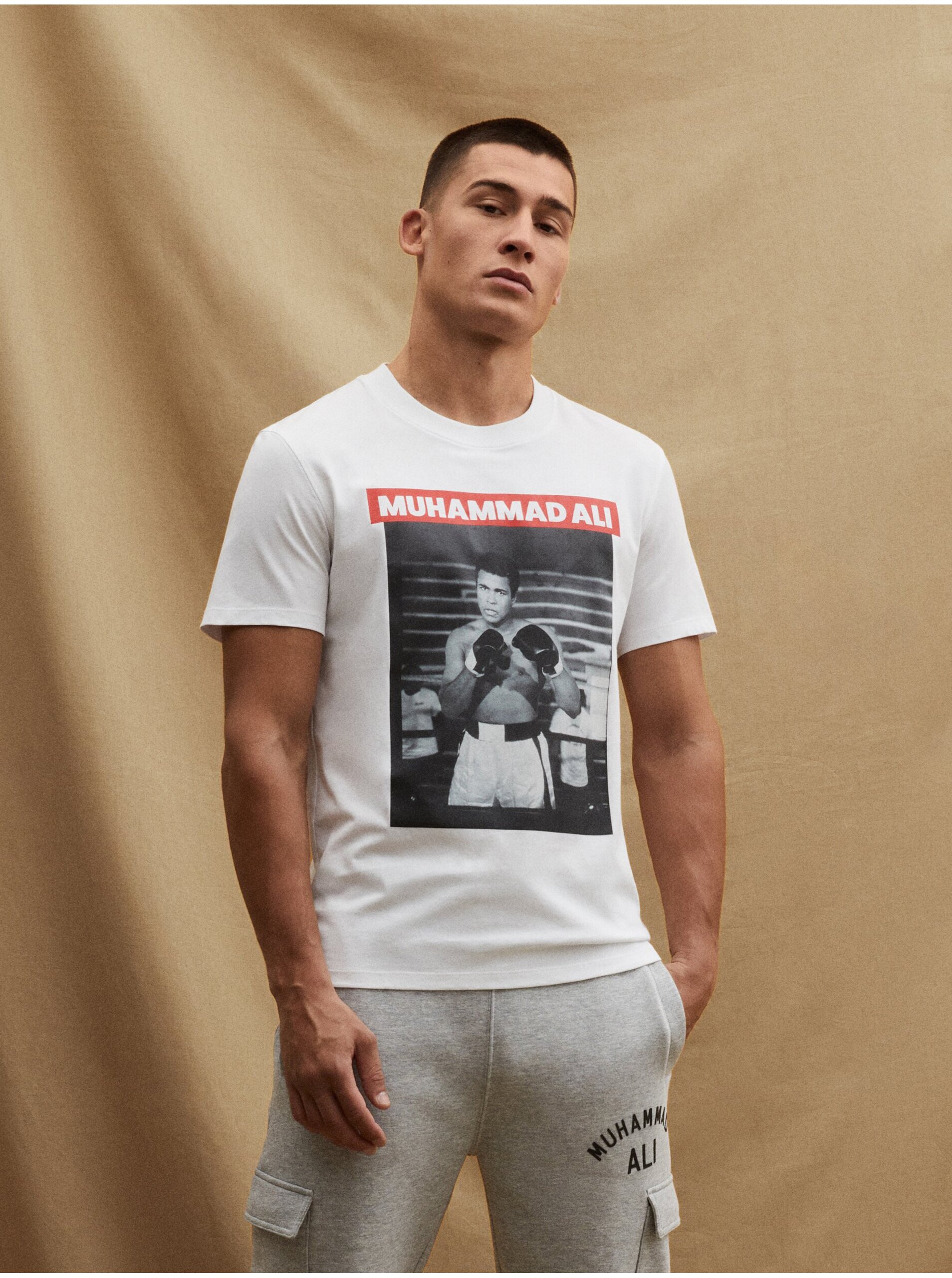 E-shop Bílé pánské tričko Celio Muhammad Ali