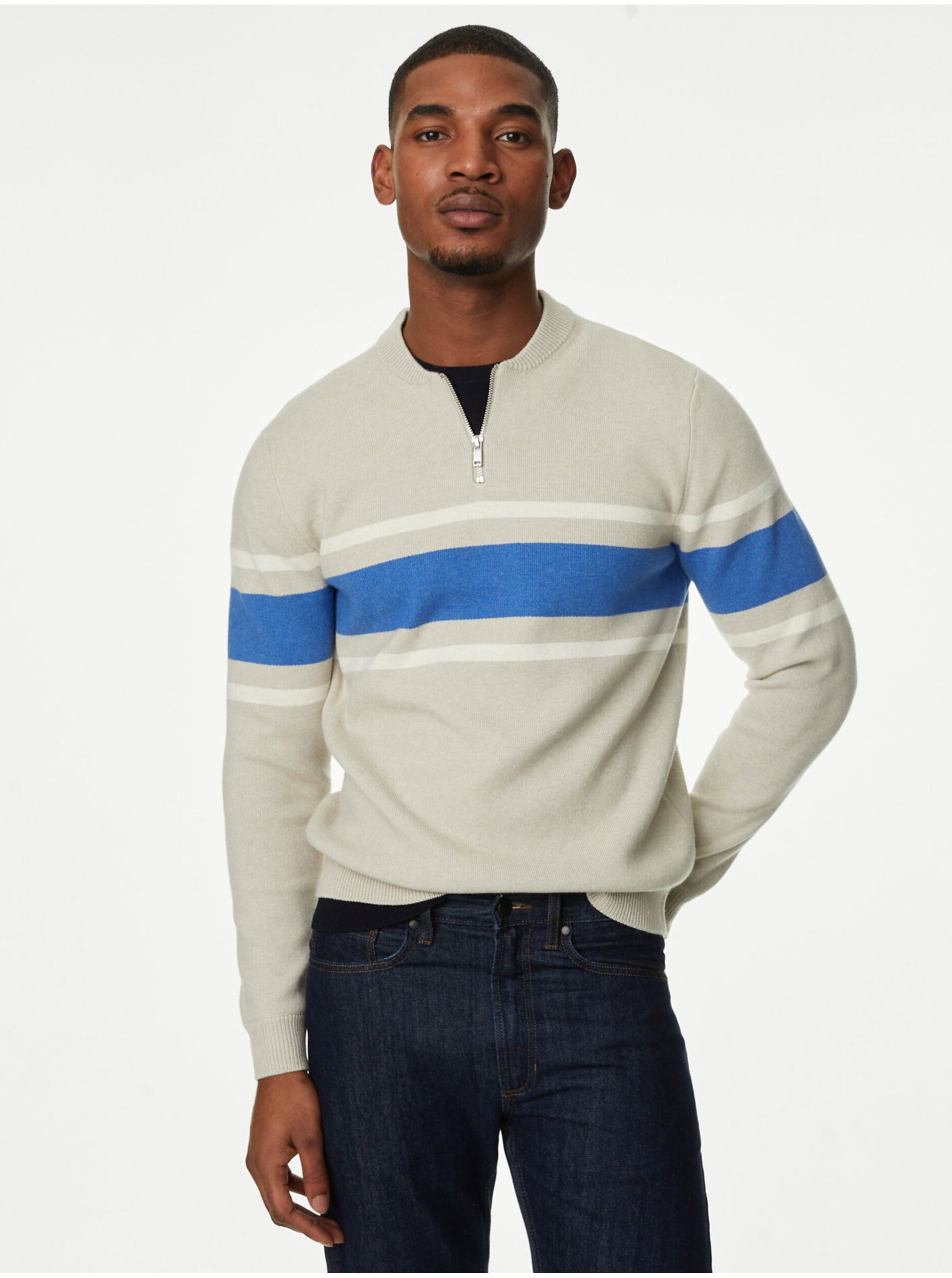 Lacno Svetlosivý pánsky sveter s pruhmi Marks & Spencer