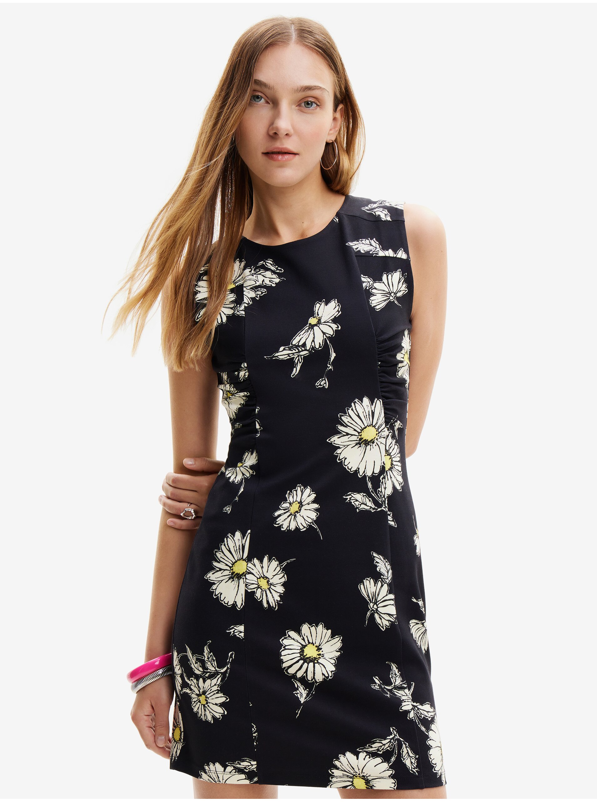 E-shop Černé dámské květované šaty Desigual Lorean